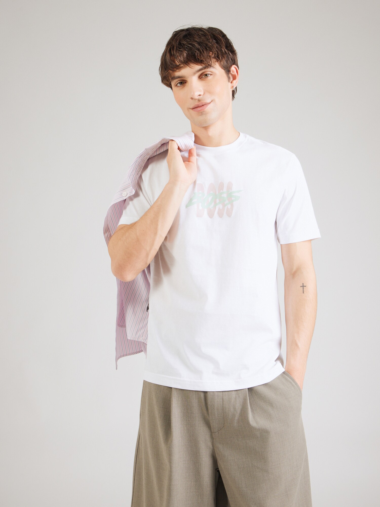 BOSS Camiseta 'Bass' kitt / verde claro / blanco – imagen 2