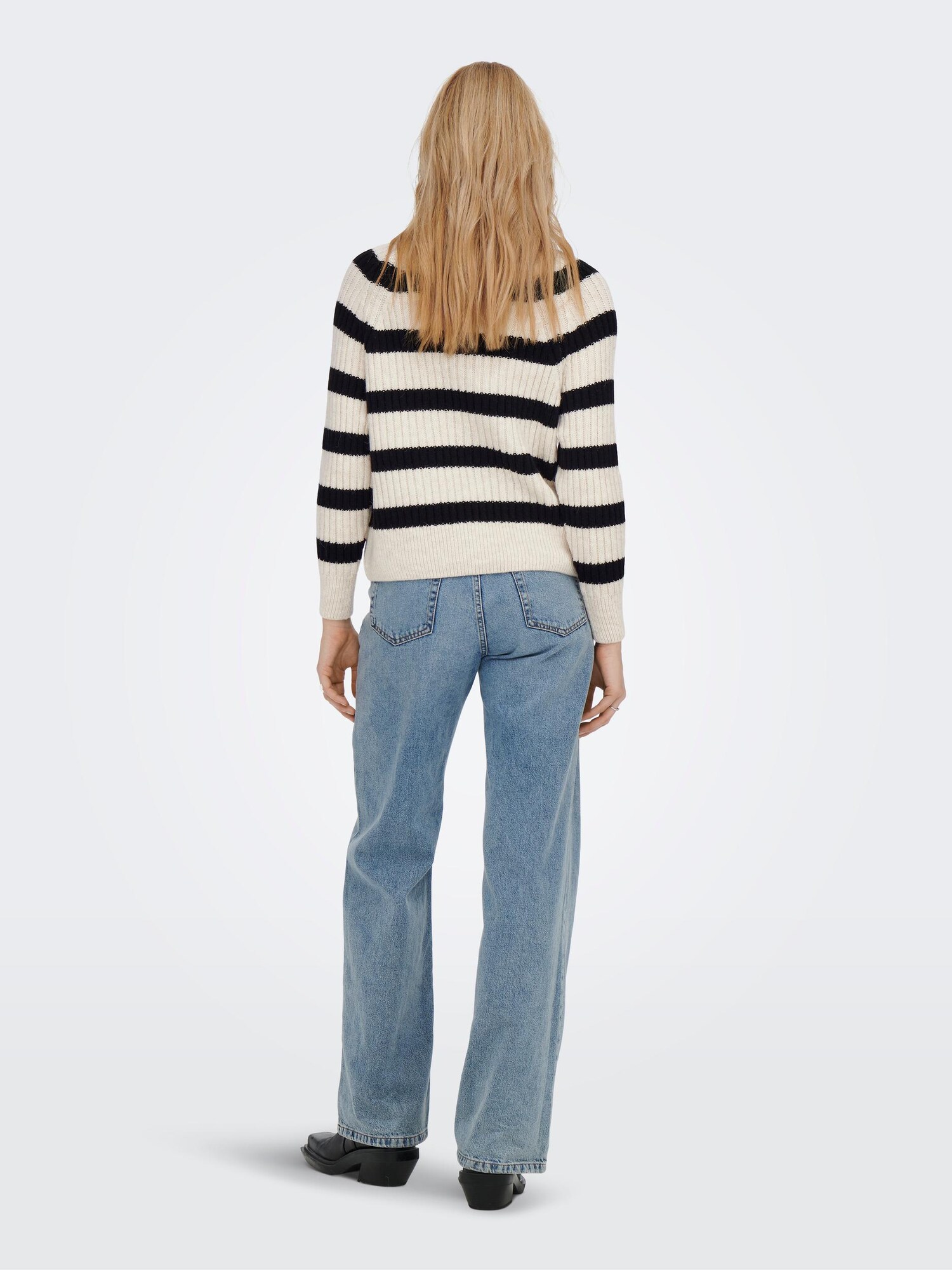 Thumbnail - Pullover