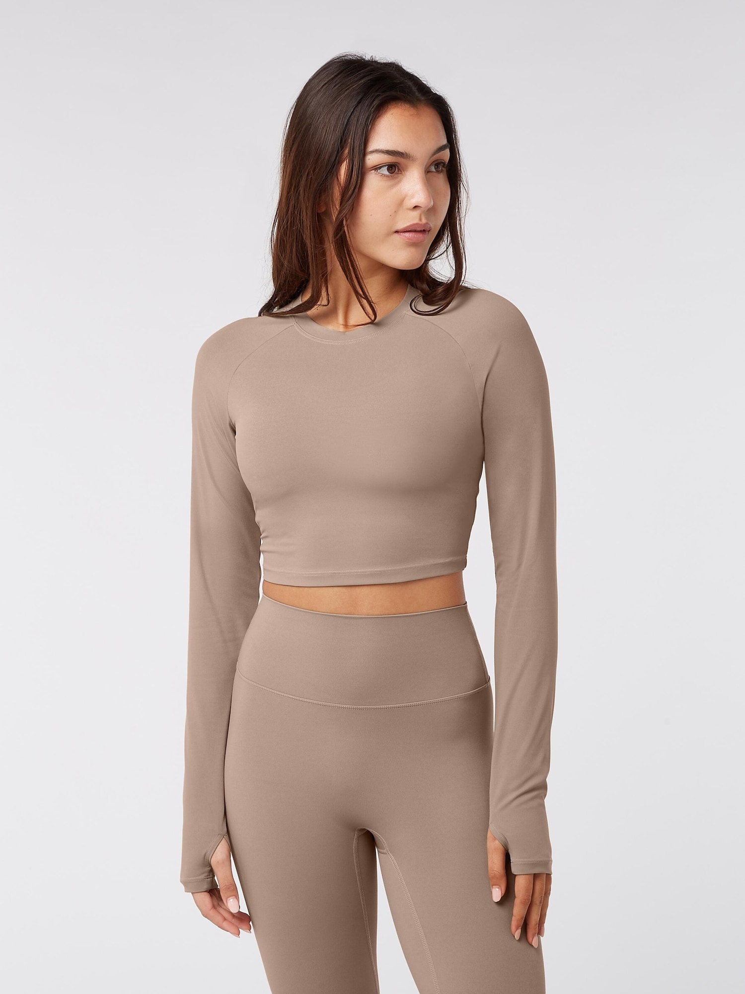 YO-GAYA Sportski top 'Long Sleeve Crop Top' svijetlobež