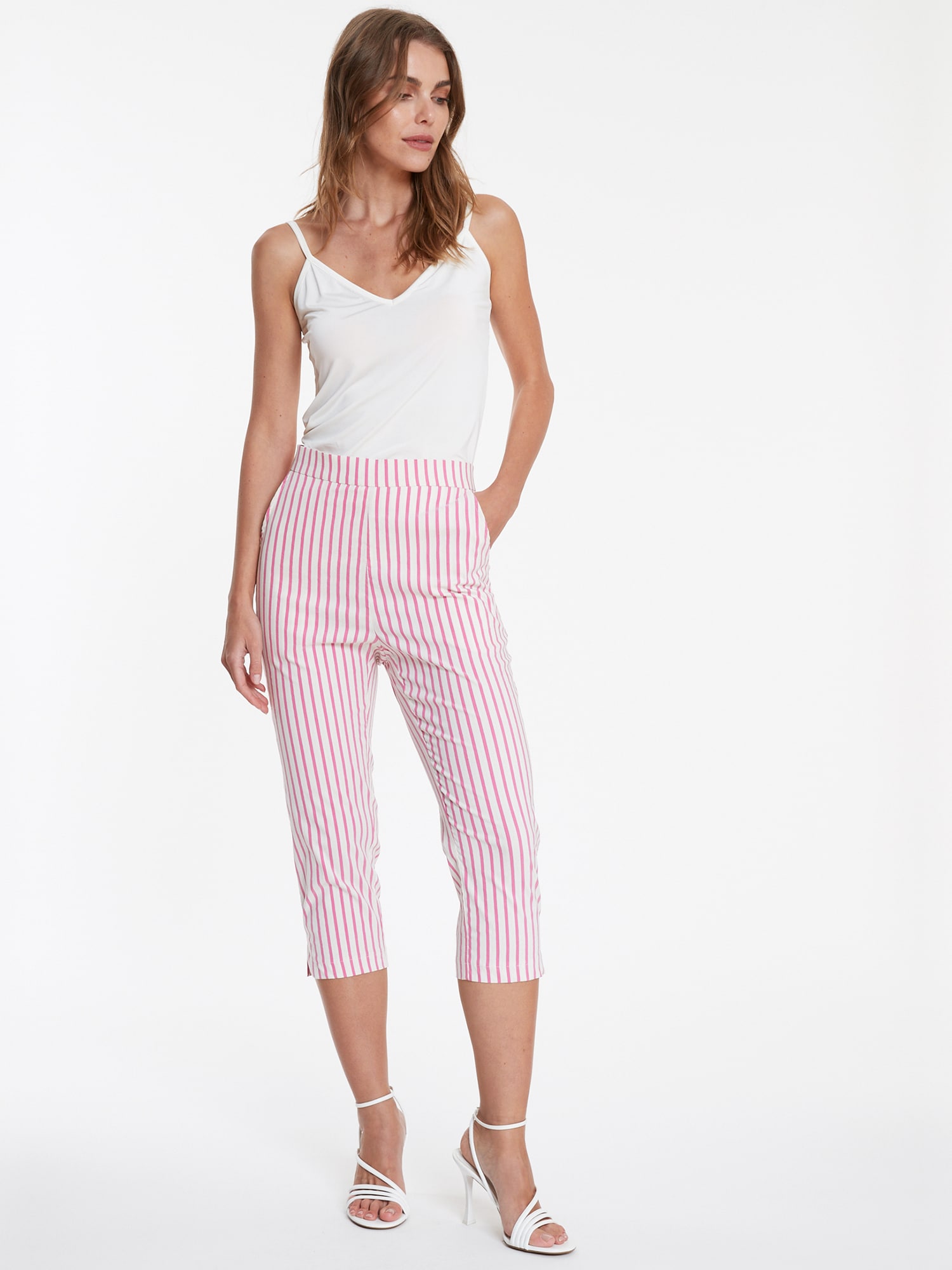 Thumbnail - Ana Alcazar Hose Walosa