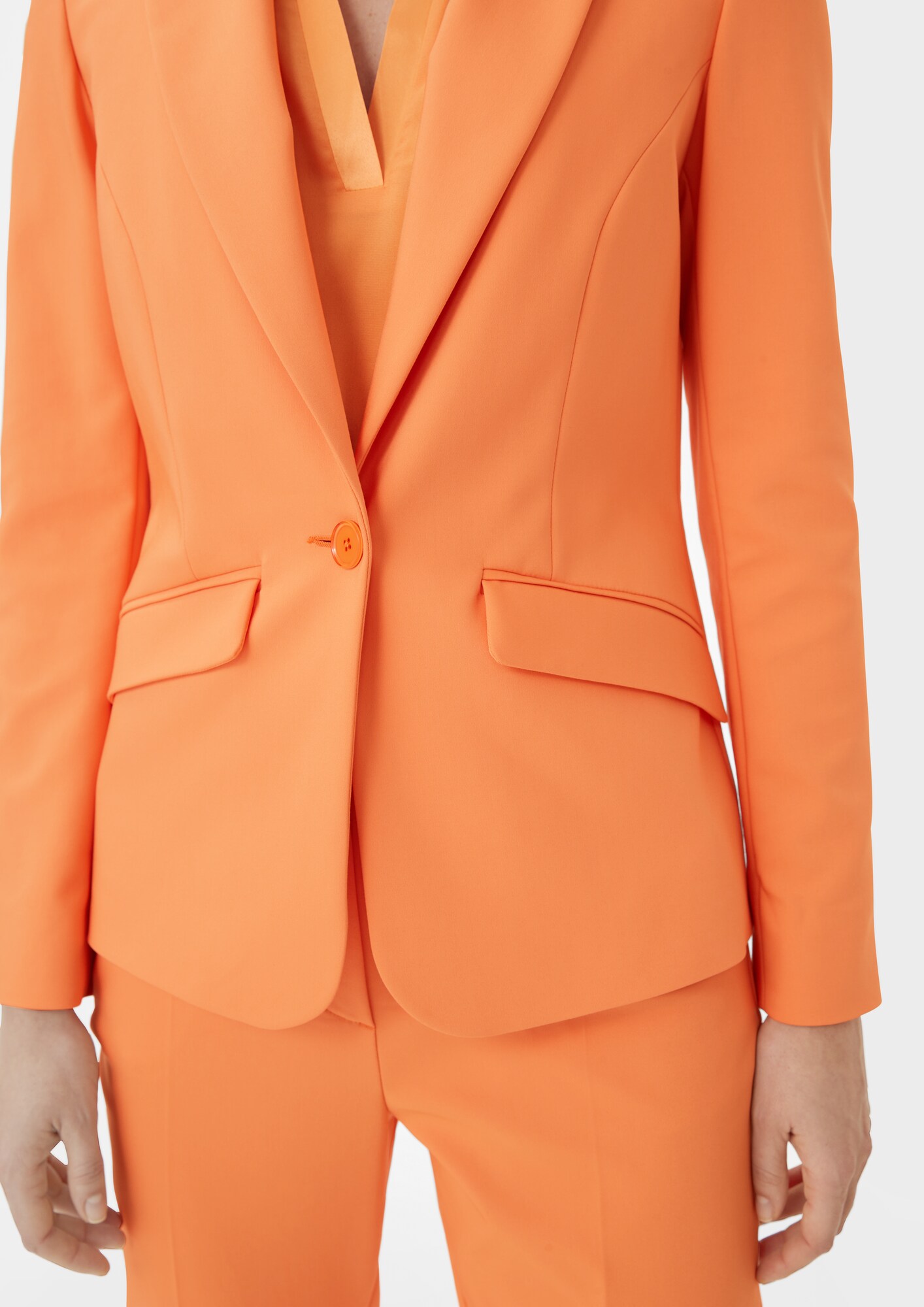 Thumbnail - Blazer
