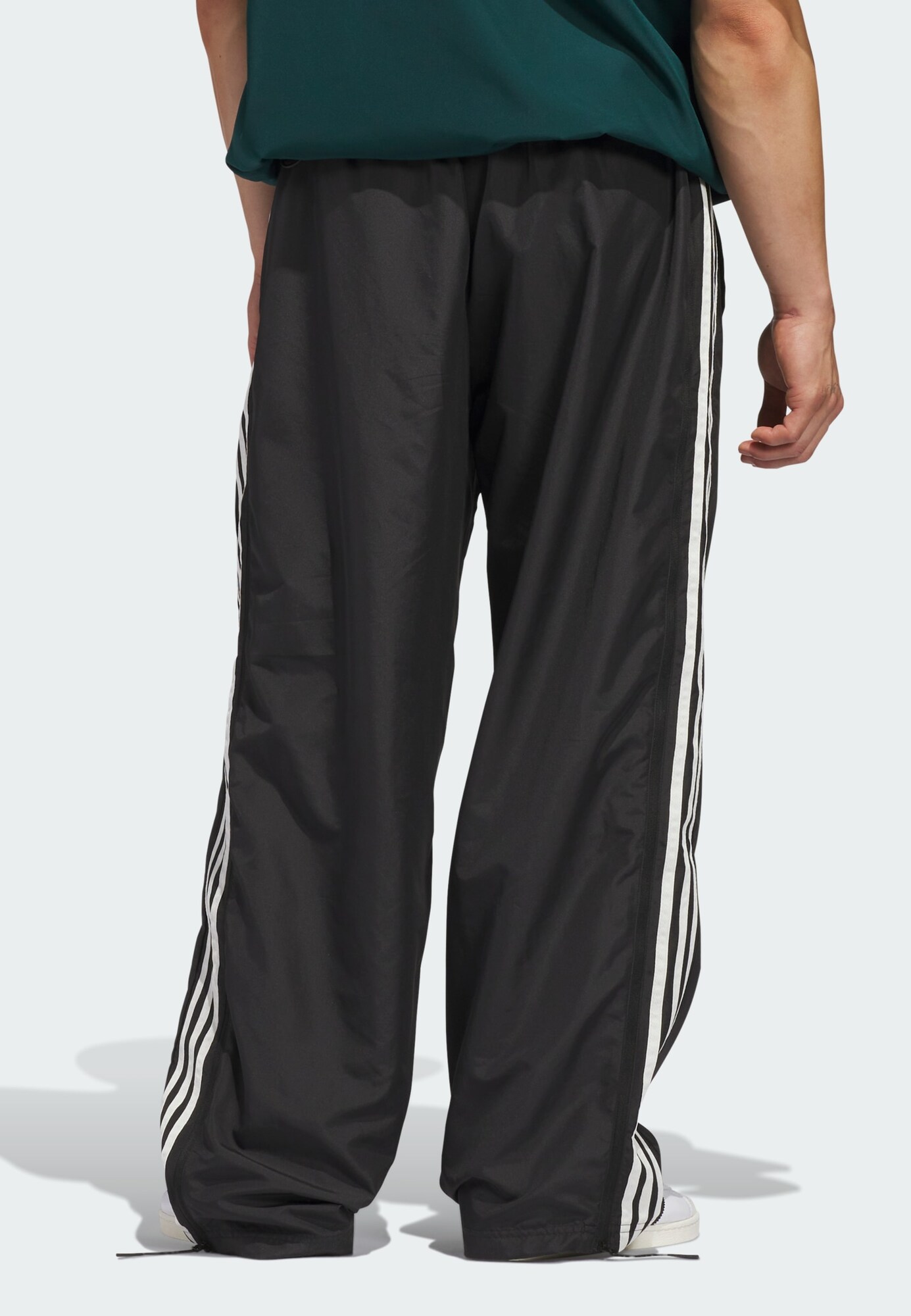 ADIDAS ORIGINALS Pantalón 'Basketball Windbreaker'  negro / blanco – imagen 4