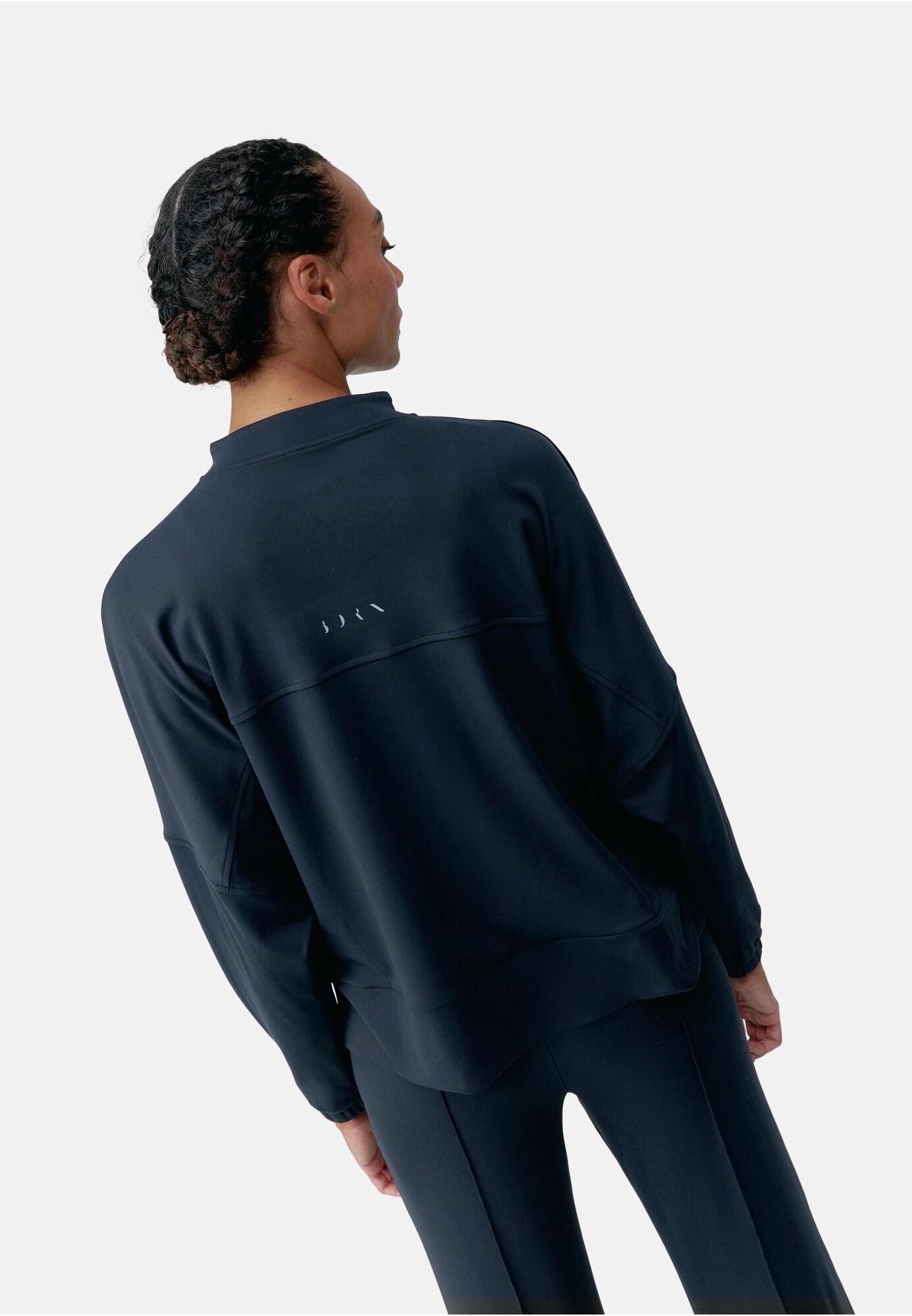 Thumbnail - Born Jacke Leila