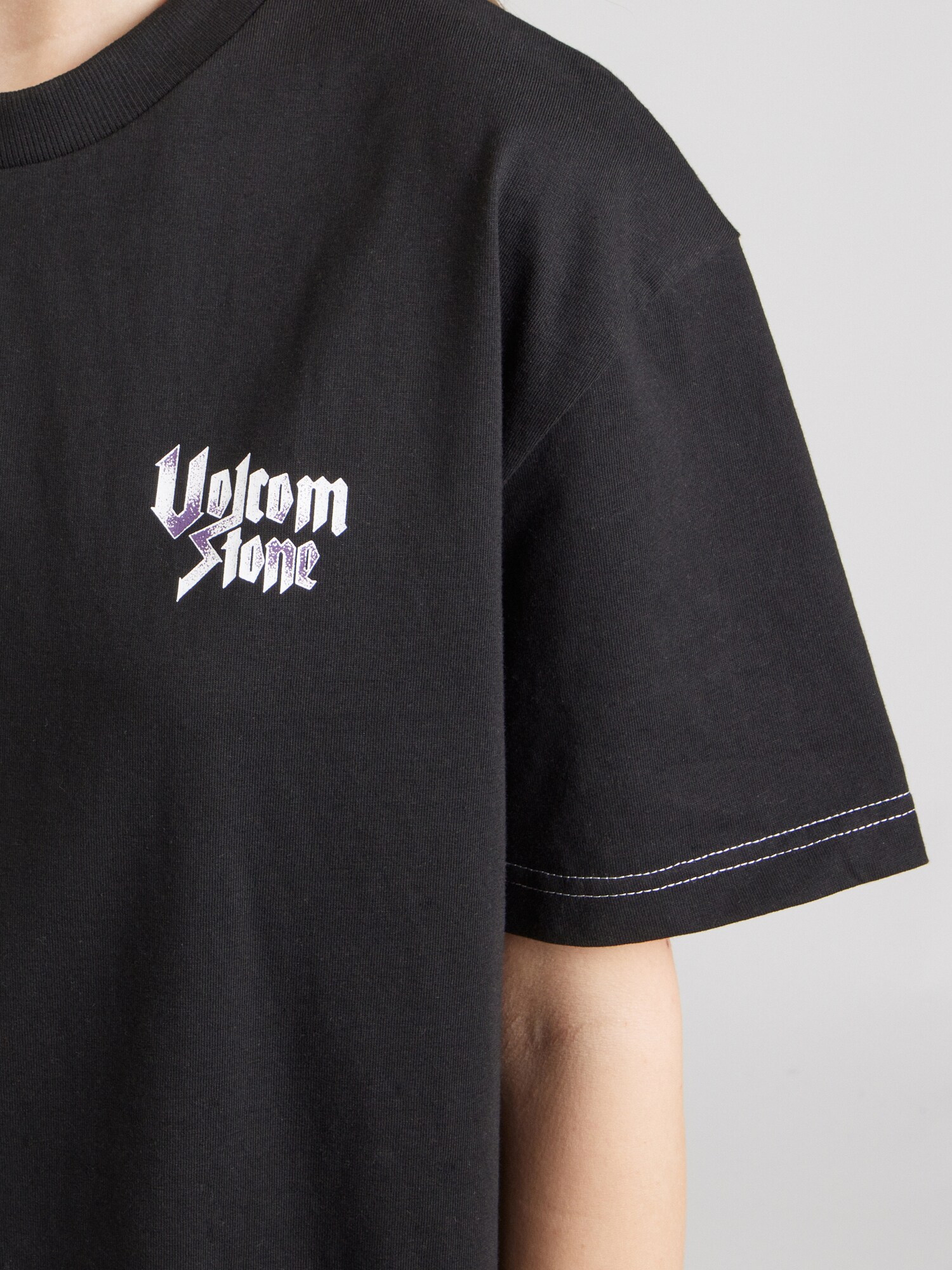 Volcom Tričko 'STONEHER' čierna / biela (obrázok 5)