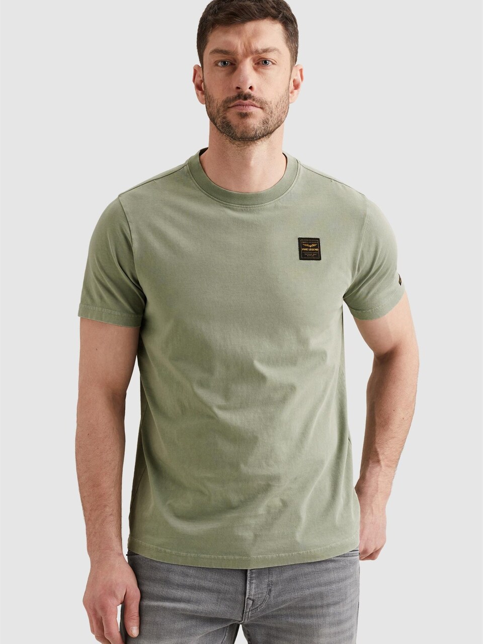 T-shirt 'T-shirt with badge and a garment-dye wash'