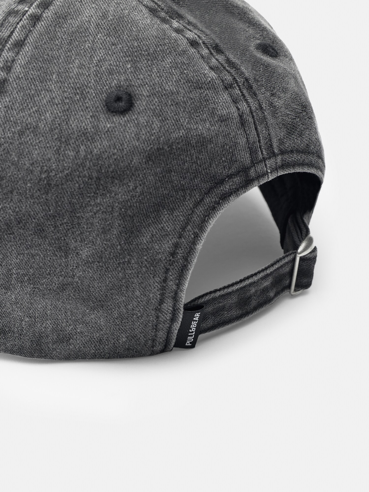 Pull&Bear Čiapka  sivý denim / biela (obrázok 5)