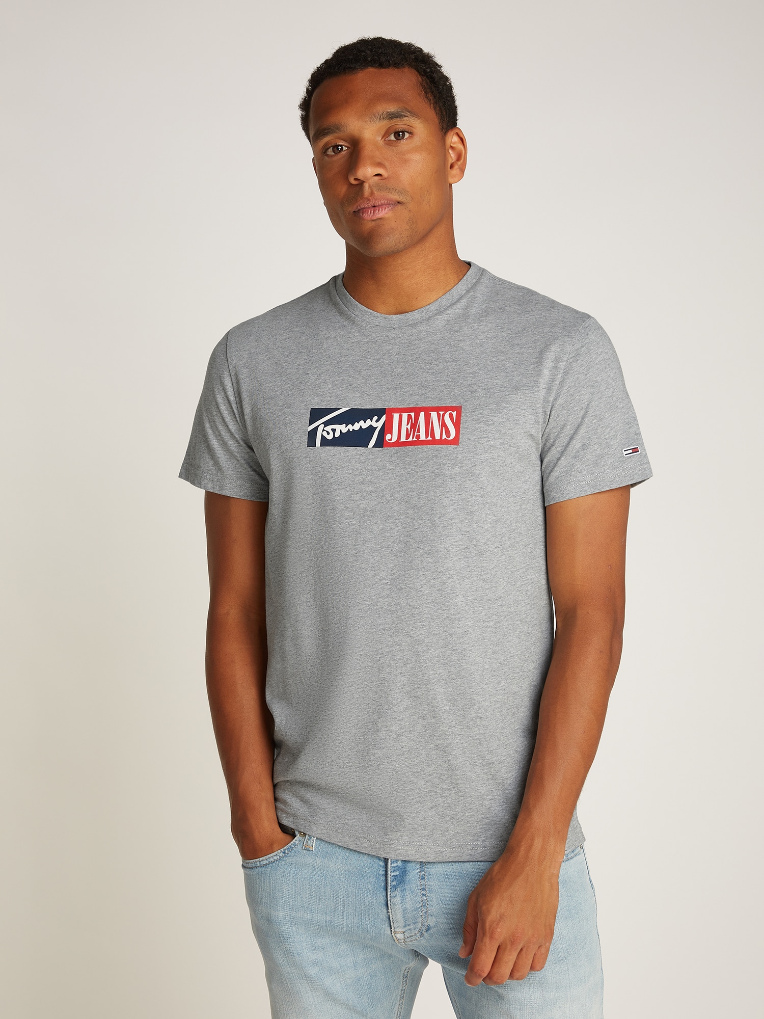 Tommy Jeans Póló  tengerészkék / szürke / piros / piszkosfehér termék 2. képe