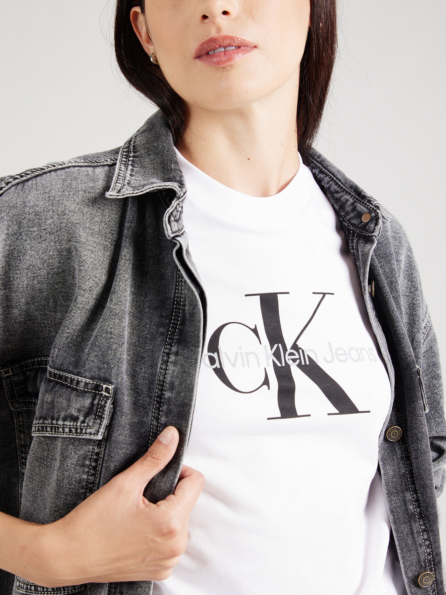 Calvin Klein Jeans Tričko svetlosivá / čierna / šedobiela (obrázok 5)
