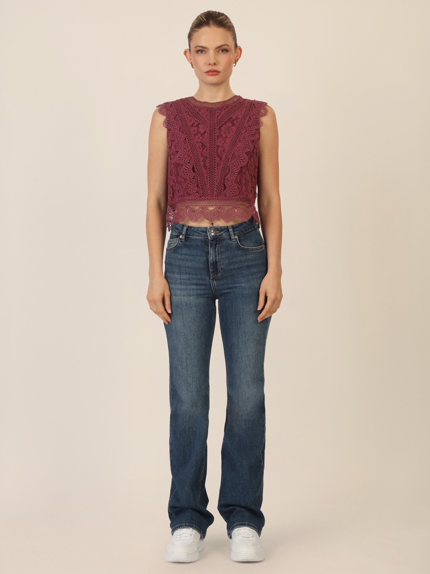 Thumbnail - APART Top