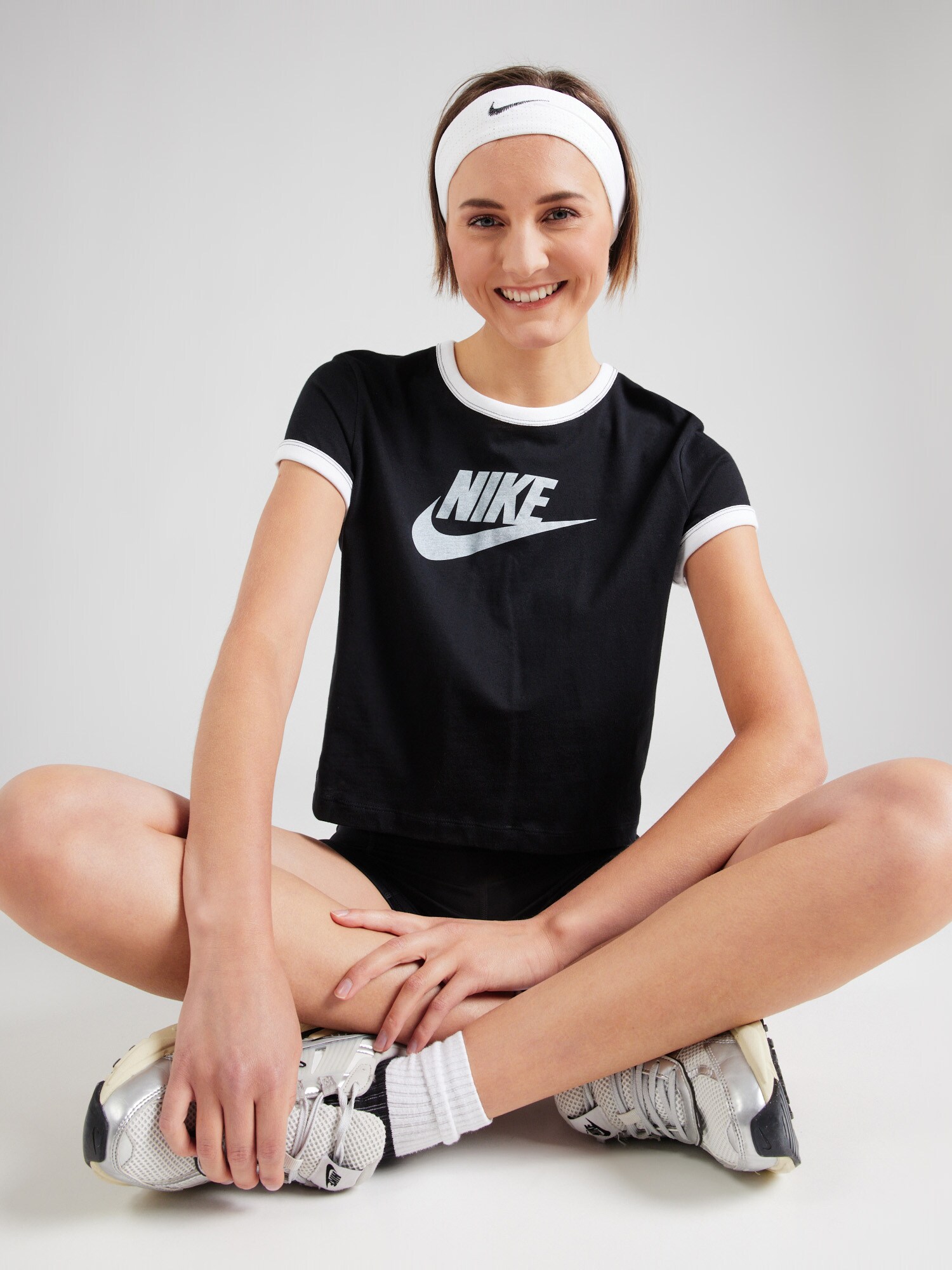 Nike Sportswear Póló 'RINGER'  fekete / fehér termék 2. képe