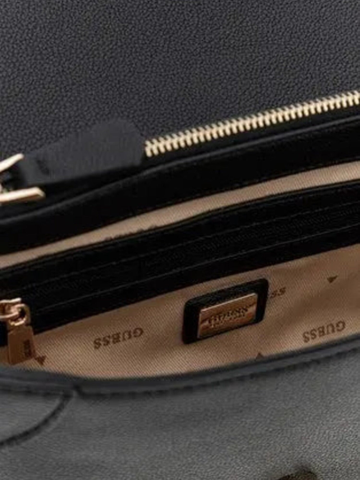GUESS Bolso de hombro 'Silvye Bucket' negro – imagen 6