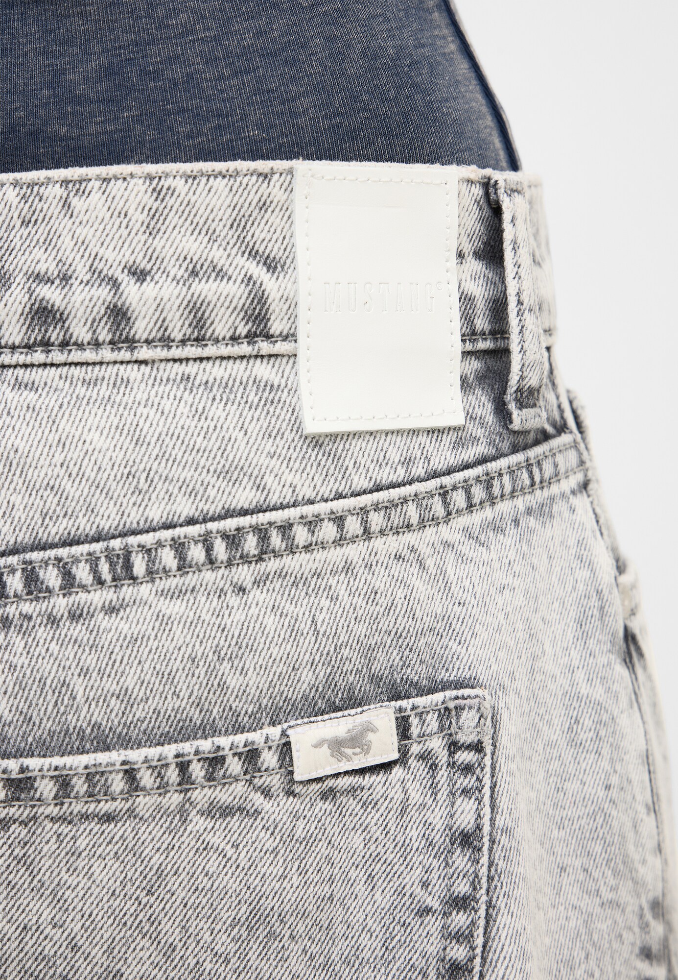 Thumbnail - Jeans