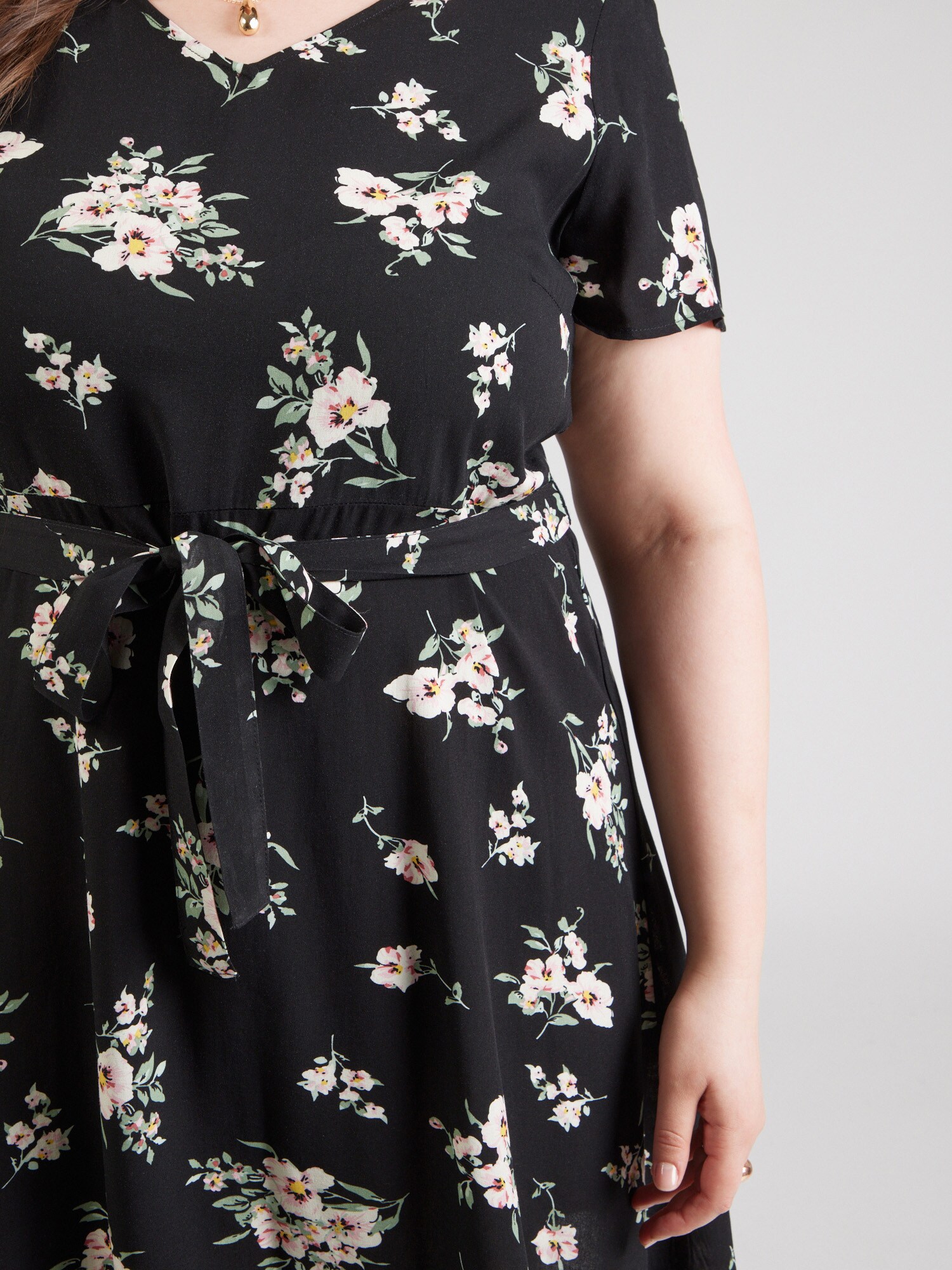 Vero Moda Curve Šaty 'VMCEASY JOY' mätová / ružová / čierna / biela (obrázok 5)