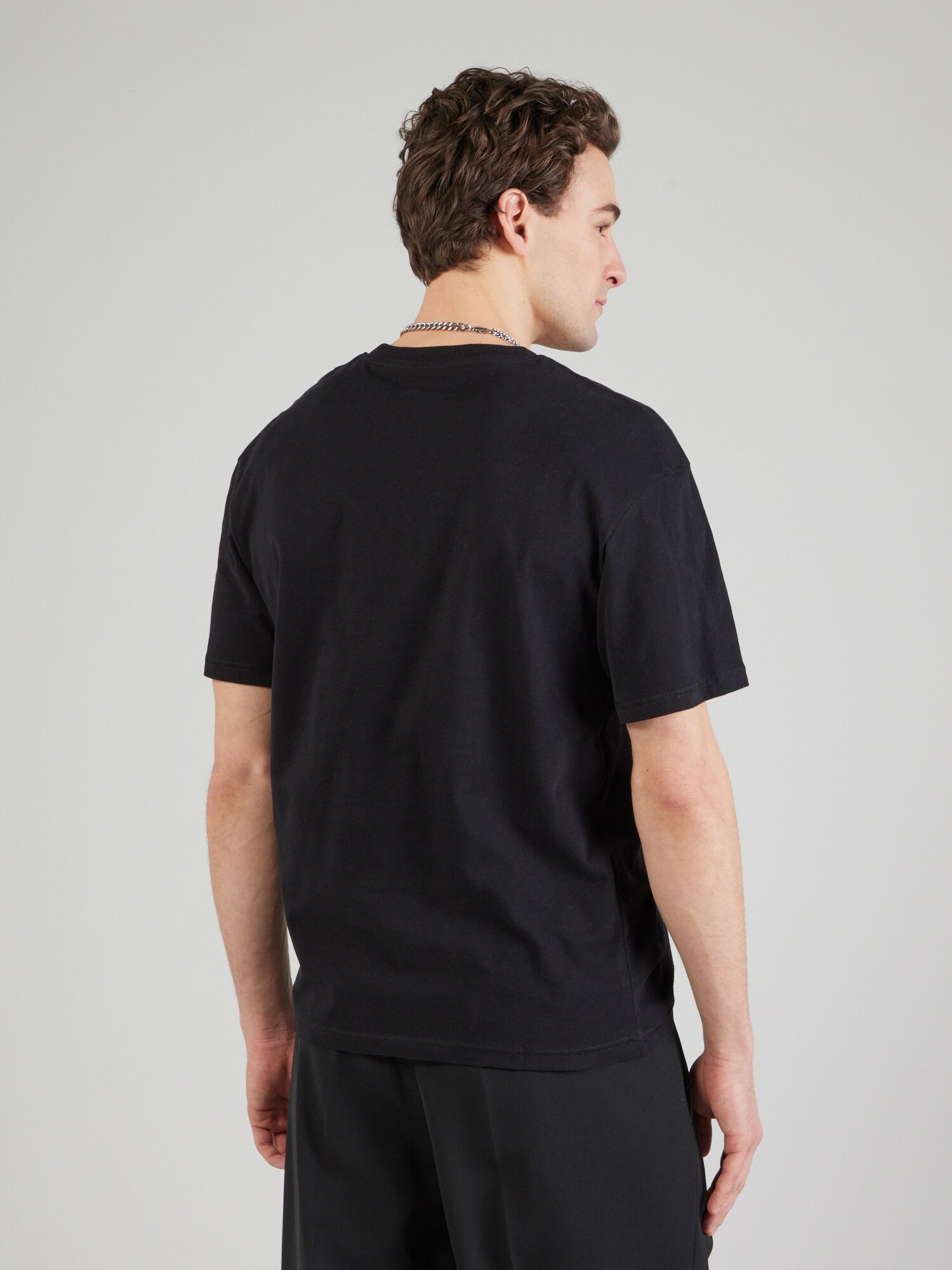 JACK & JONES Tričko 'JWHCLASSIC' svetlosivá / čierna (obrázok 3)