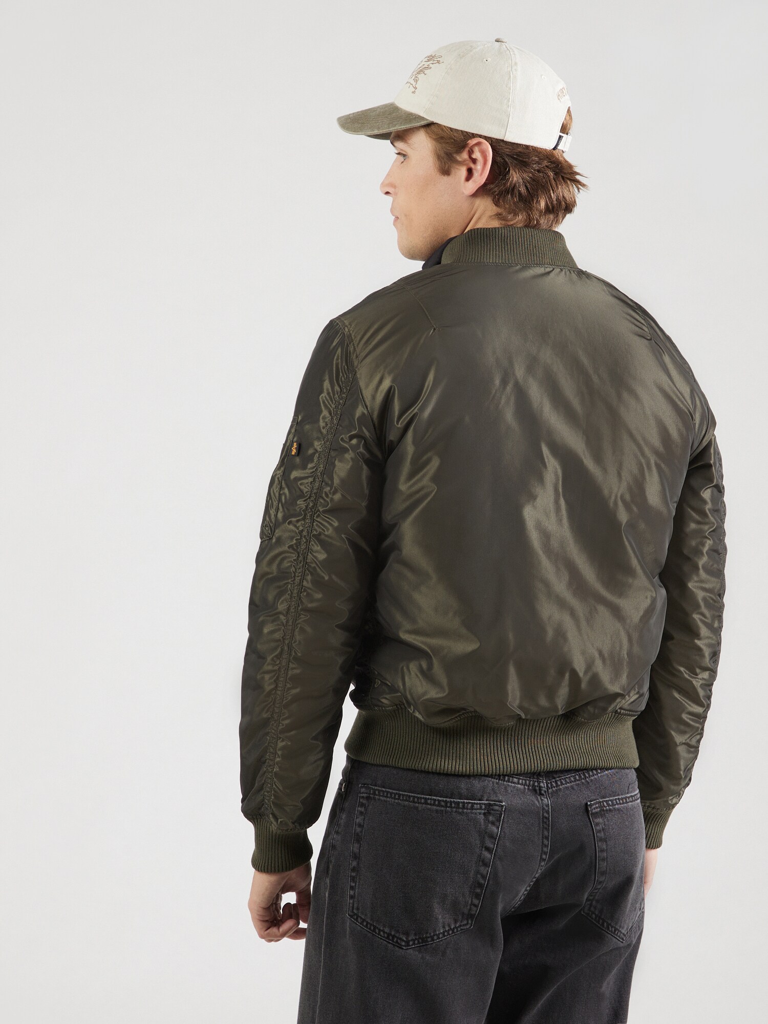 ALPHA INDUSTRIES Chaqueta de entretiempo 'MA-1 VF Iridium' oliva – imagen 3