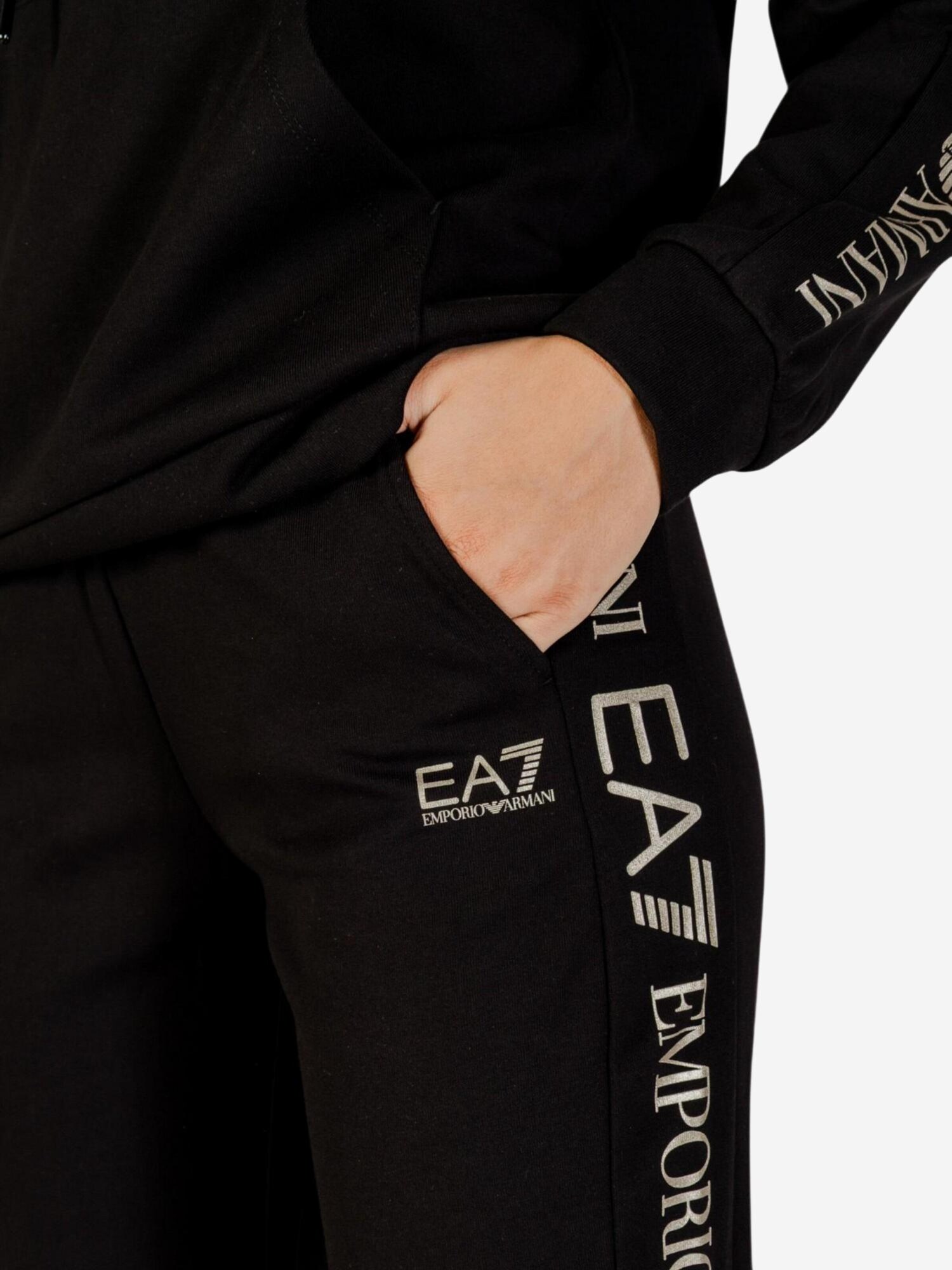 EA7 Emporio Armani Pantalón deportivo negro – imagen 7