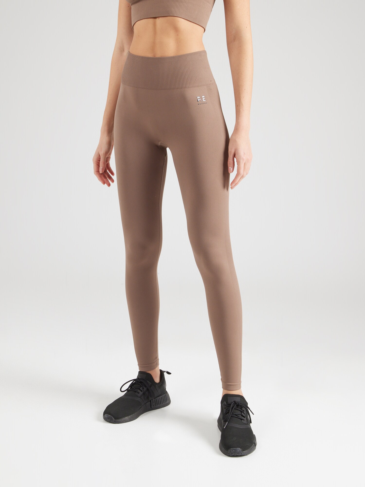 P.E Nation Sportnadrágok 'Restore'  taupe / fekete termék 2. képe