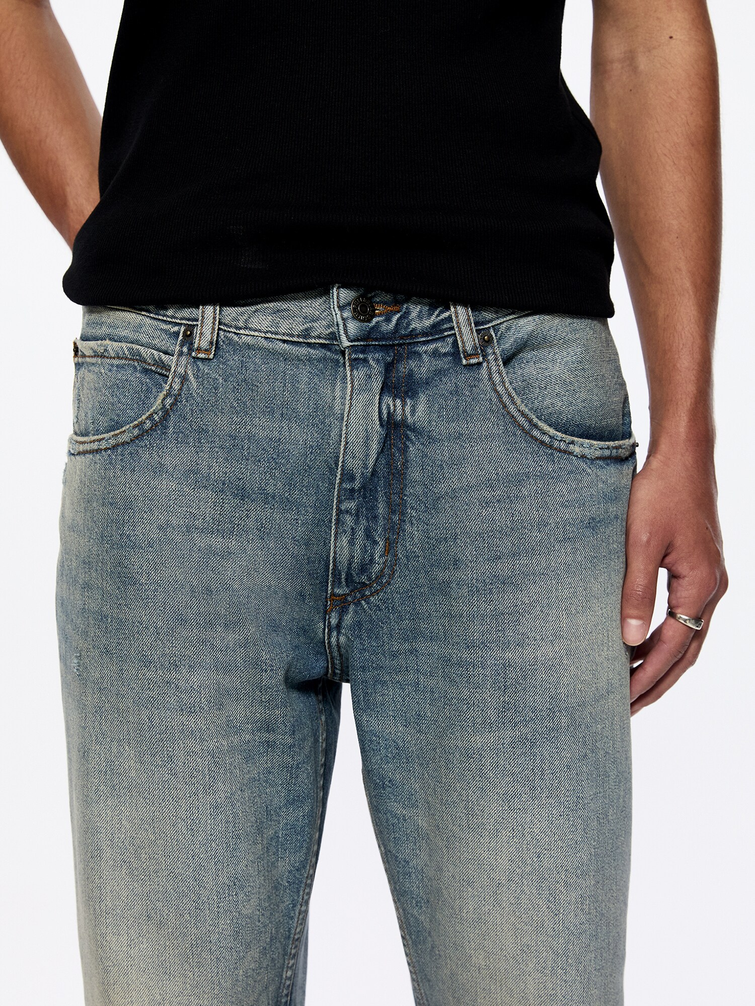 Pull&Bear Džínsy krémová / námornícka modrá (obrázok 6)