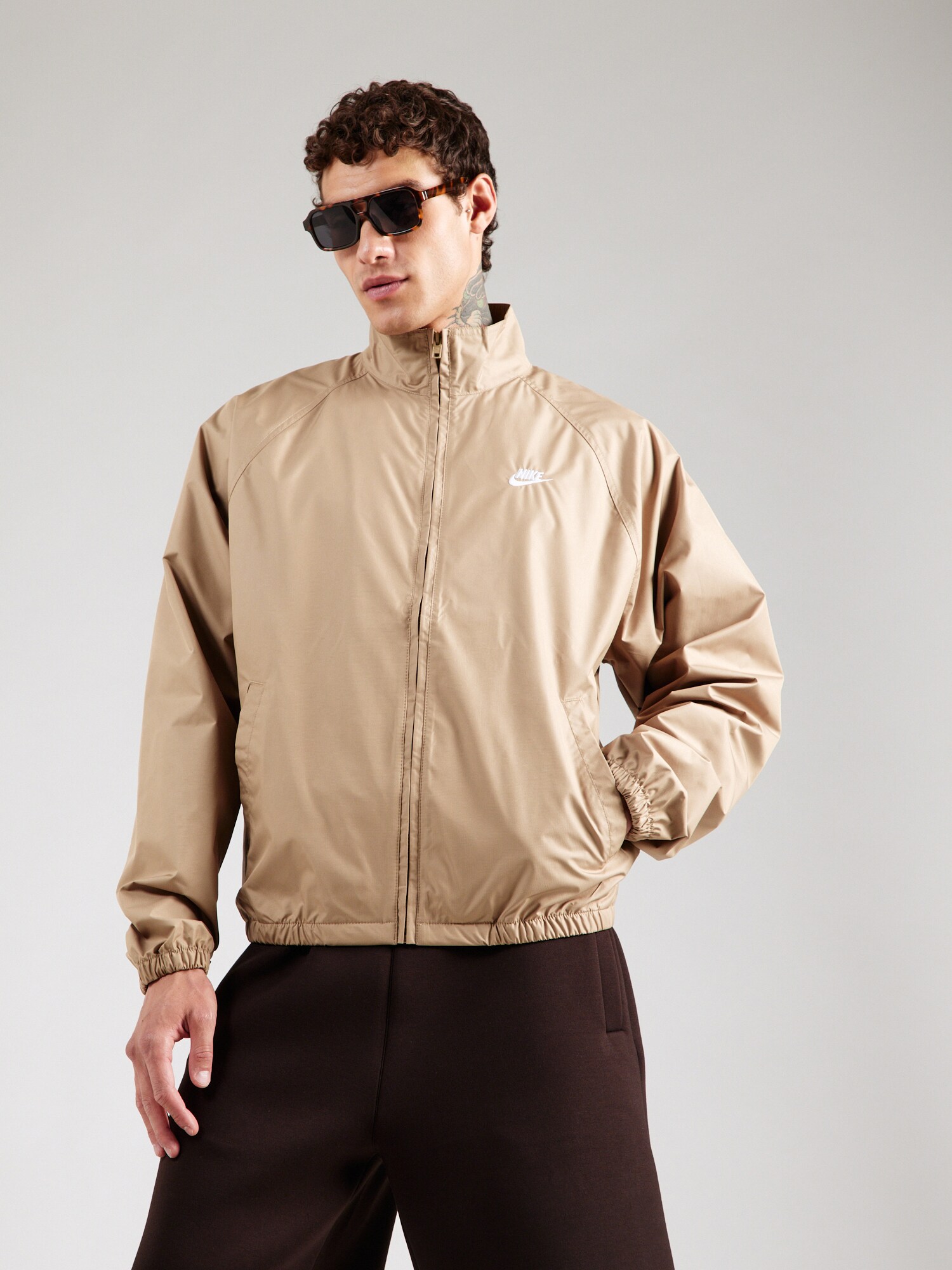 Nike Sportswear Átmeneti dzseki  bézs / fehér termék 2. képe