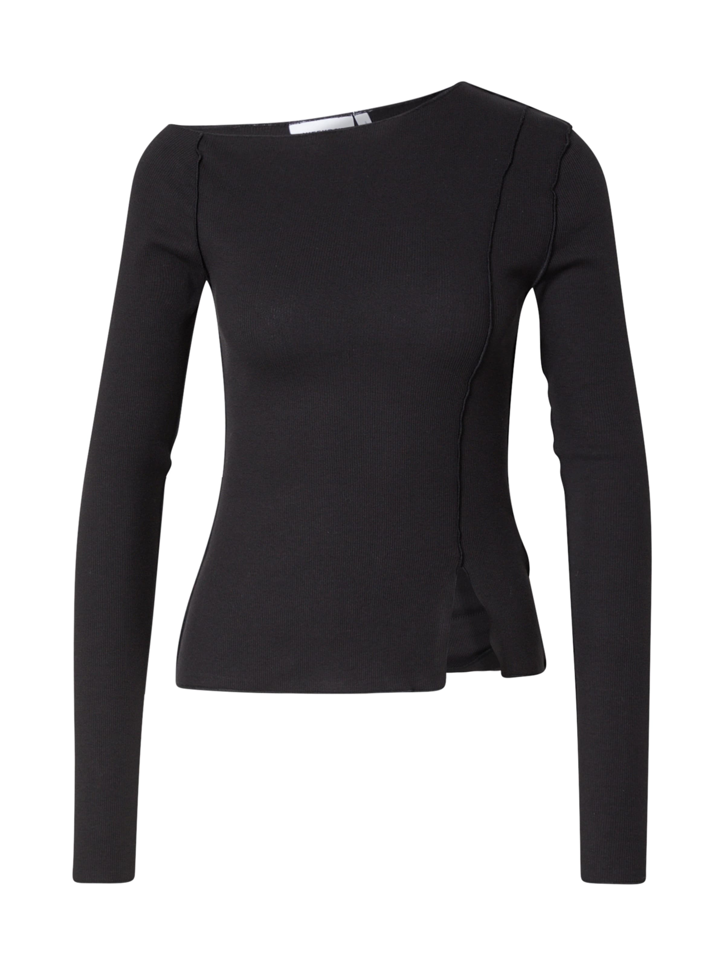 Black shirt