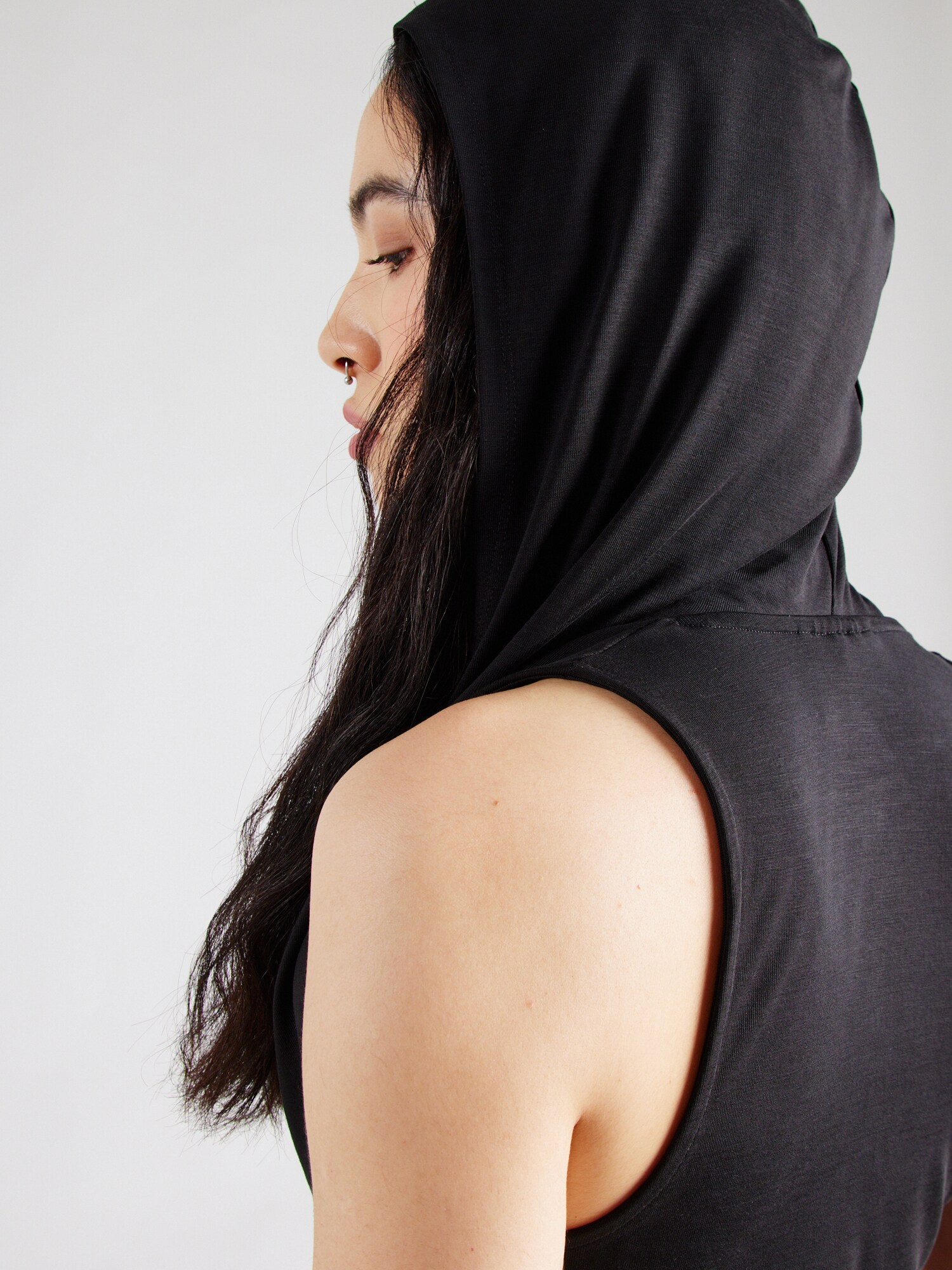 Thumbnail - WEEKDAY Top Kylie