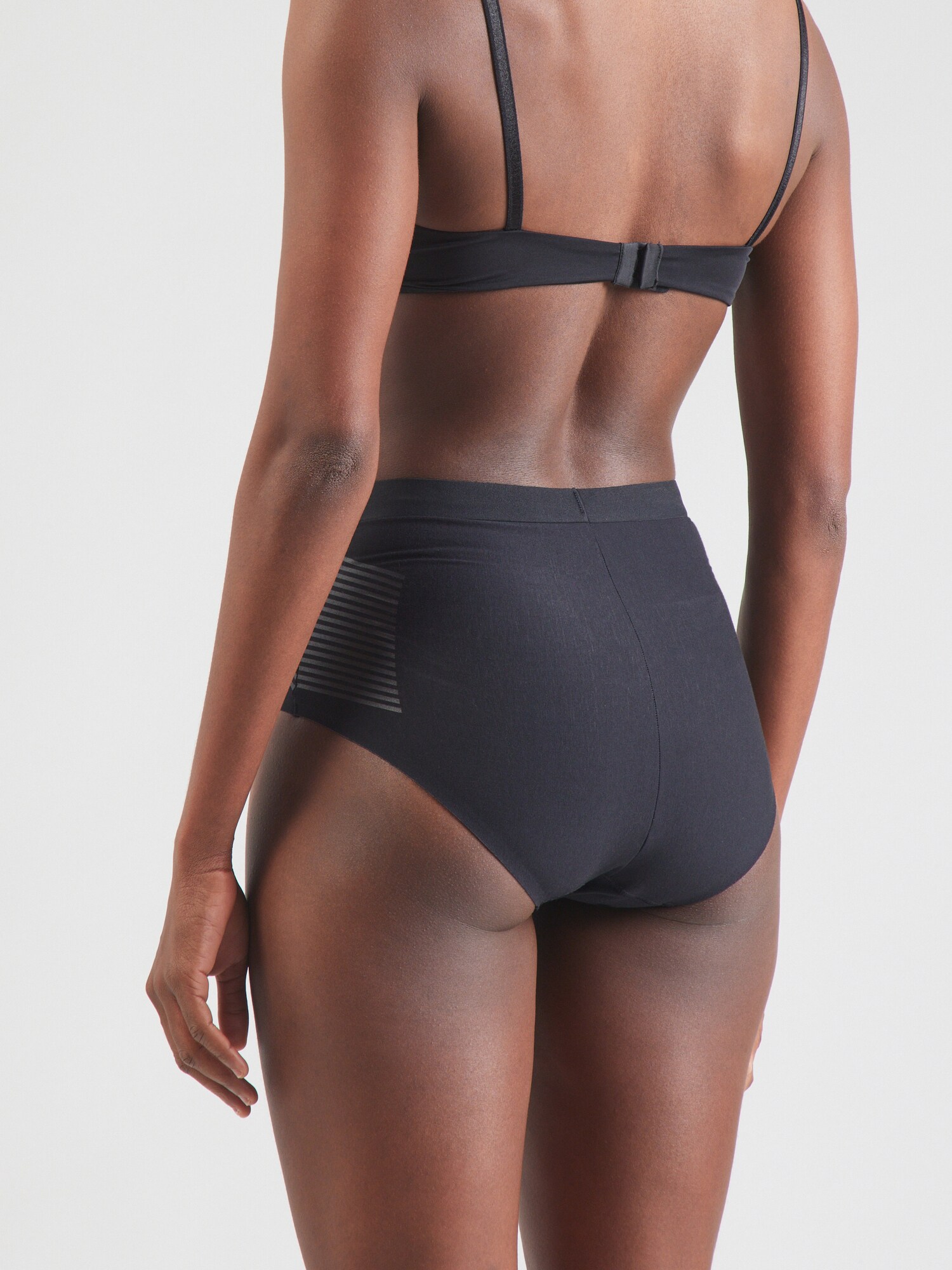 Thumbnail - SPANX Shapingslip