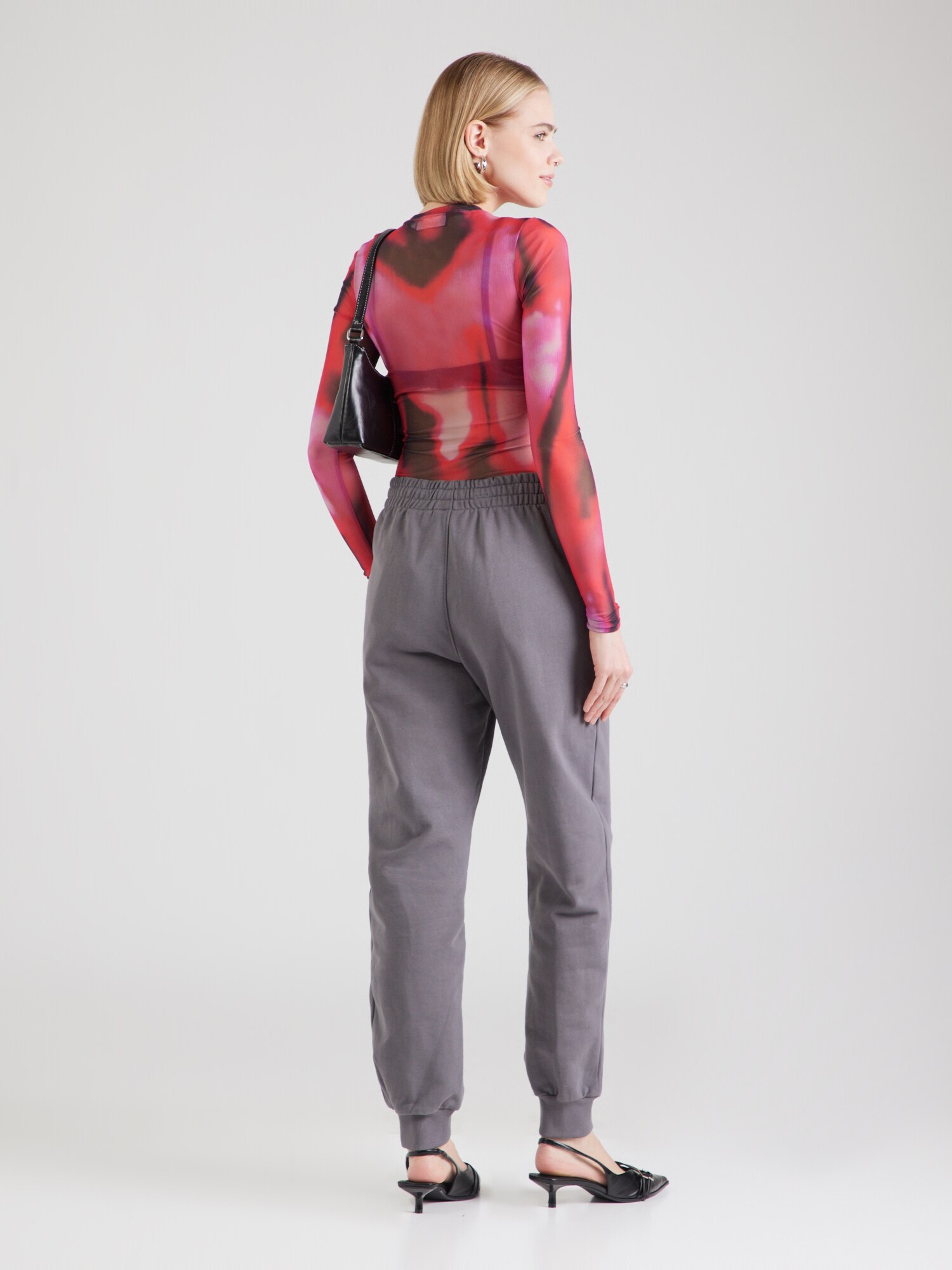 DKNY Nohavice sivá / červená / čierna (obrázok 4)