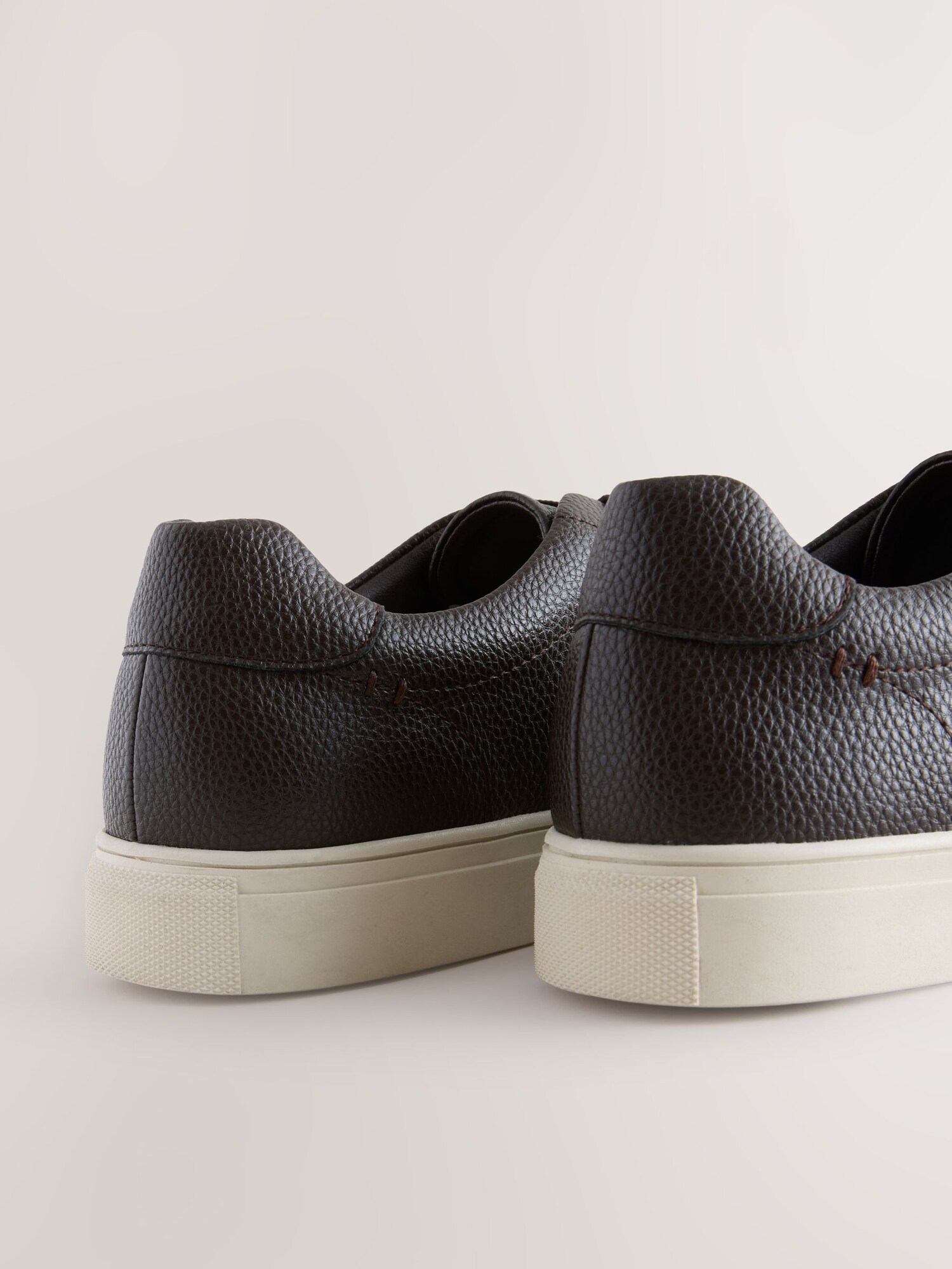Thumbnail - Sneaker