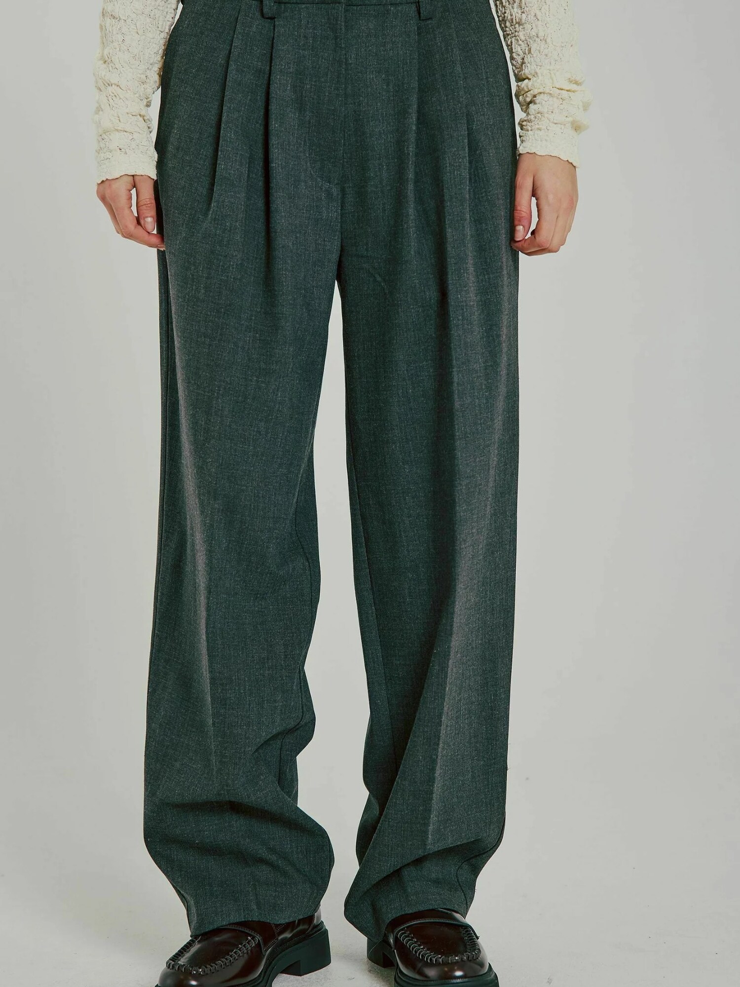 NORR Pantaloni 'Nala'  gri închis
