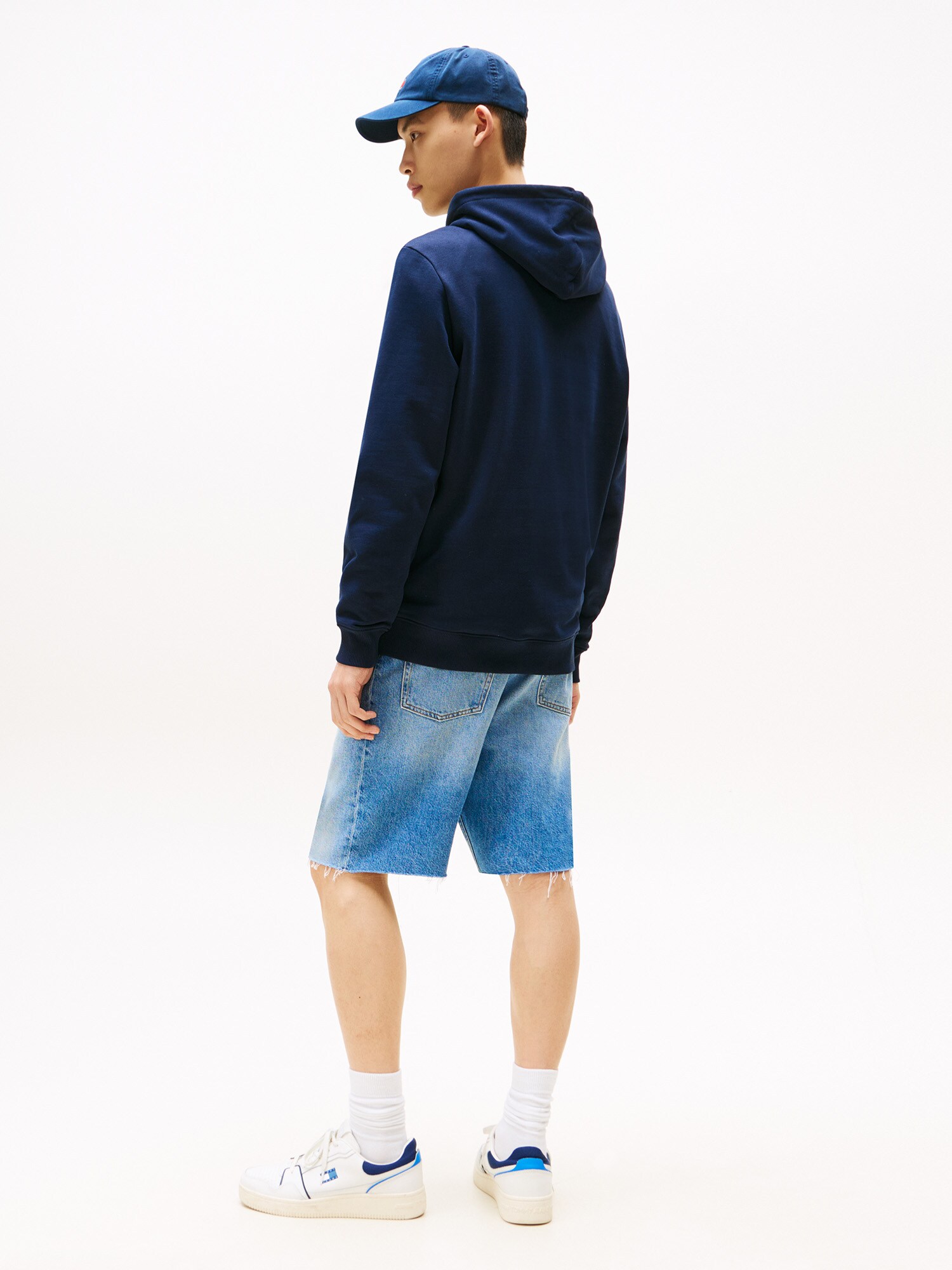 Tommy Jeans Mikina námornícka modrá / svetlomodrá / biela (obrázok 3)