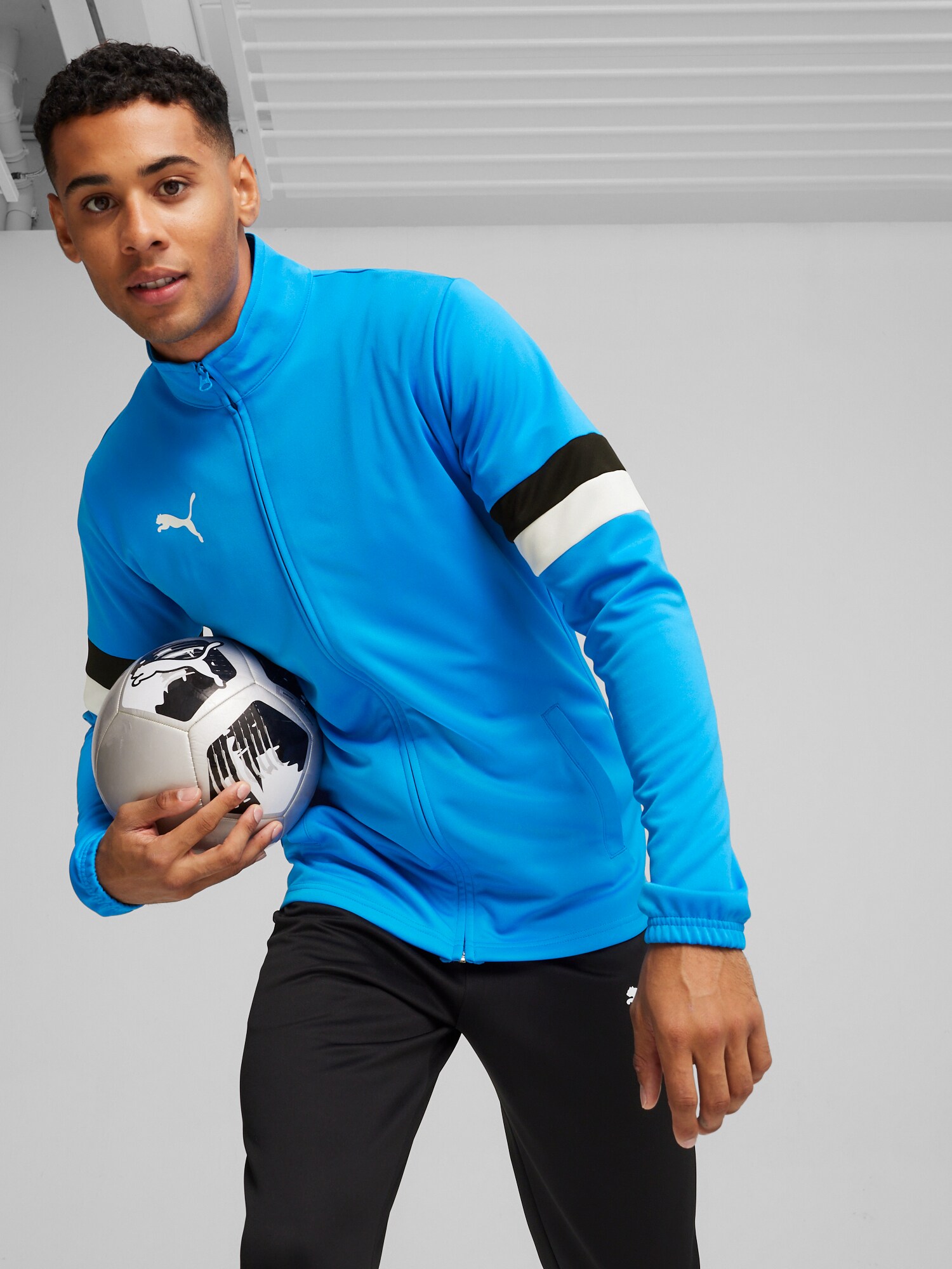 PUMA Tréningruha 'Team Rise'  kék / fekete / fehér termék 2. képe