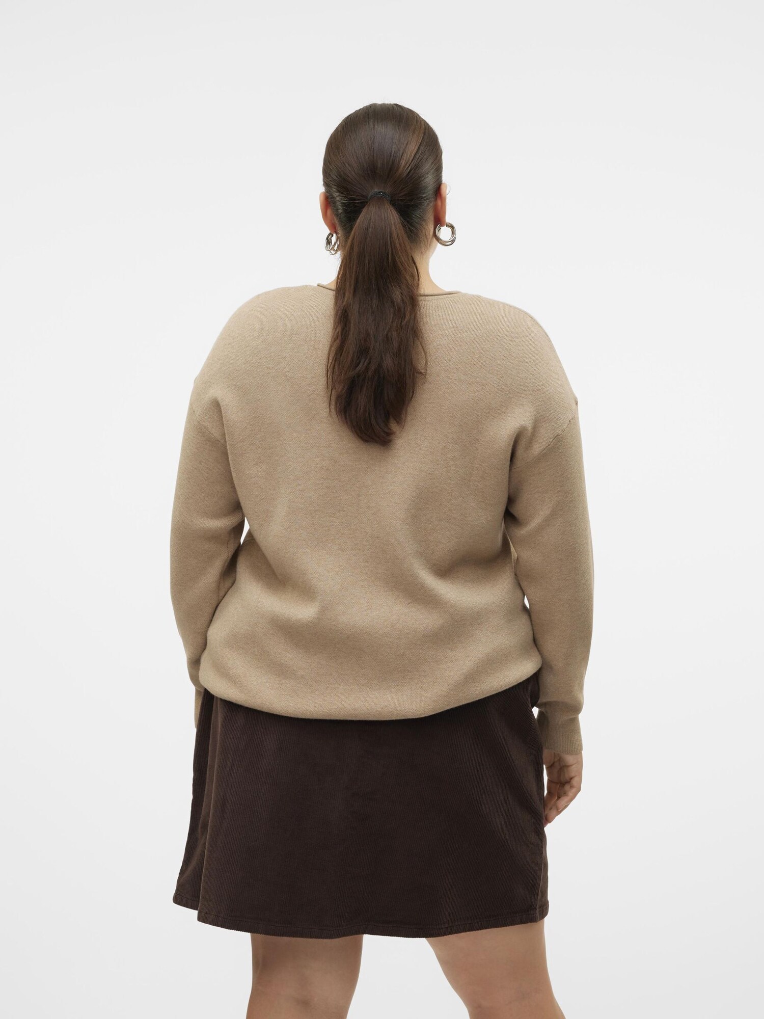 Vero Moda Curve Pulóver 'VMCGOLD'  sötét bézs termék 2. képe