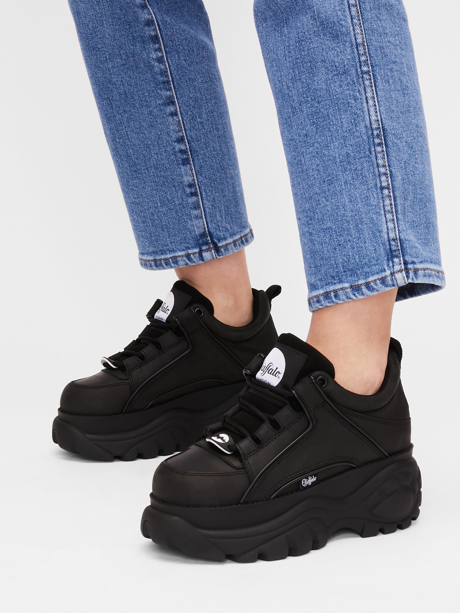 Sneakers laag '- . V' Buffalo London
