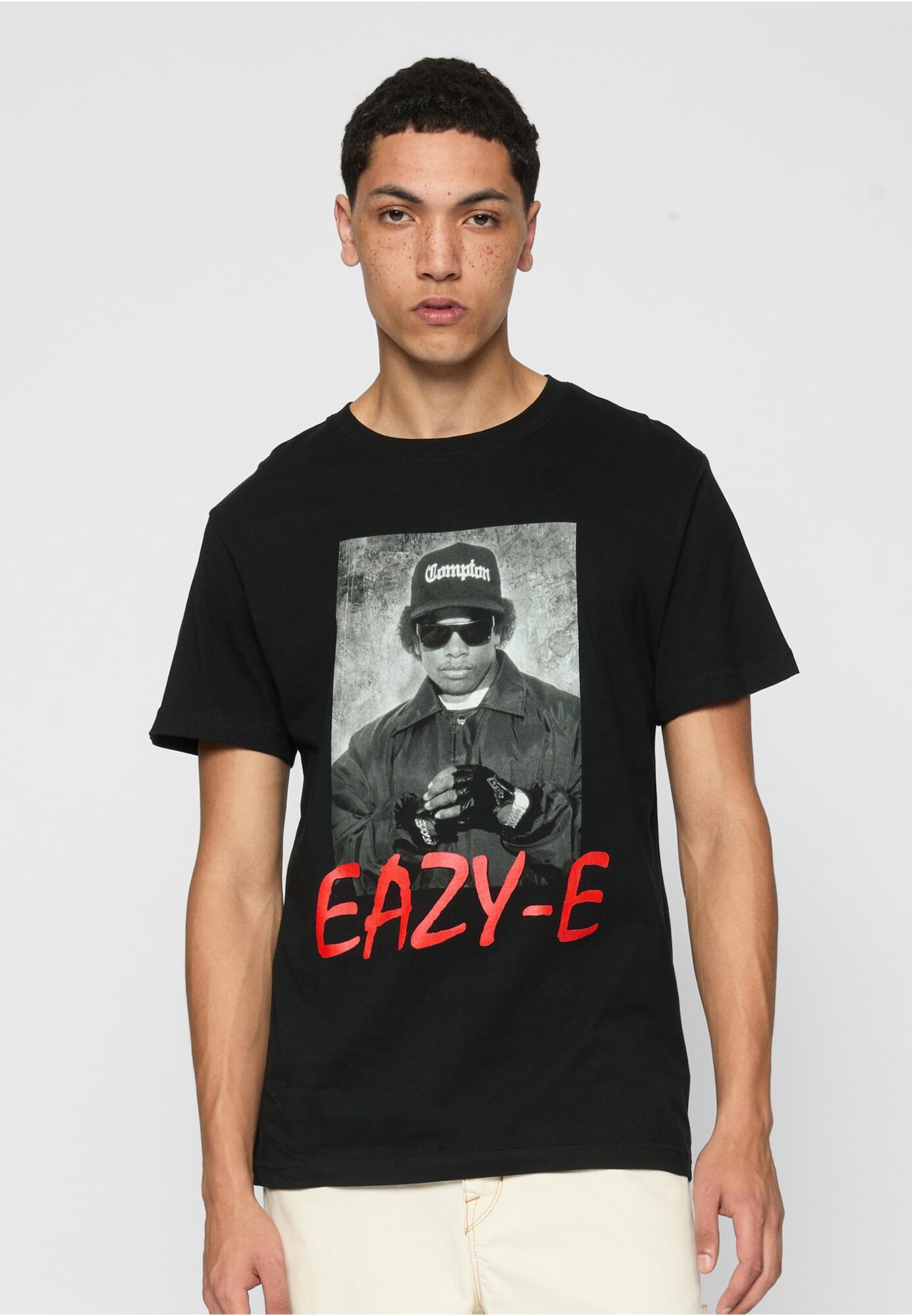 Mister Tee Tričko 'Eazy E' sivá / červená / čierna / biela (obrázok 3)