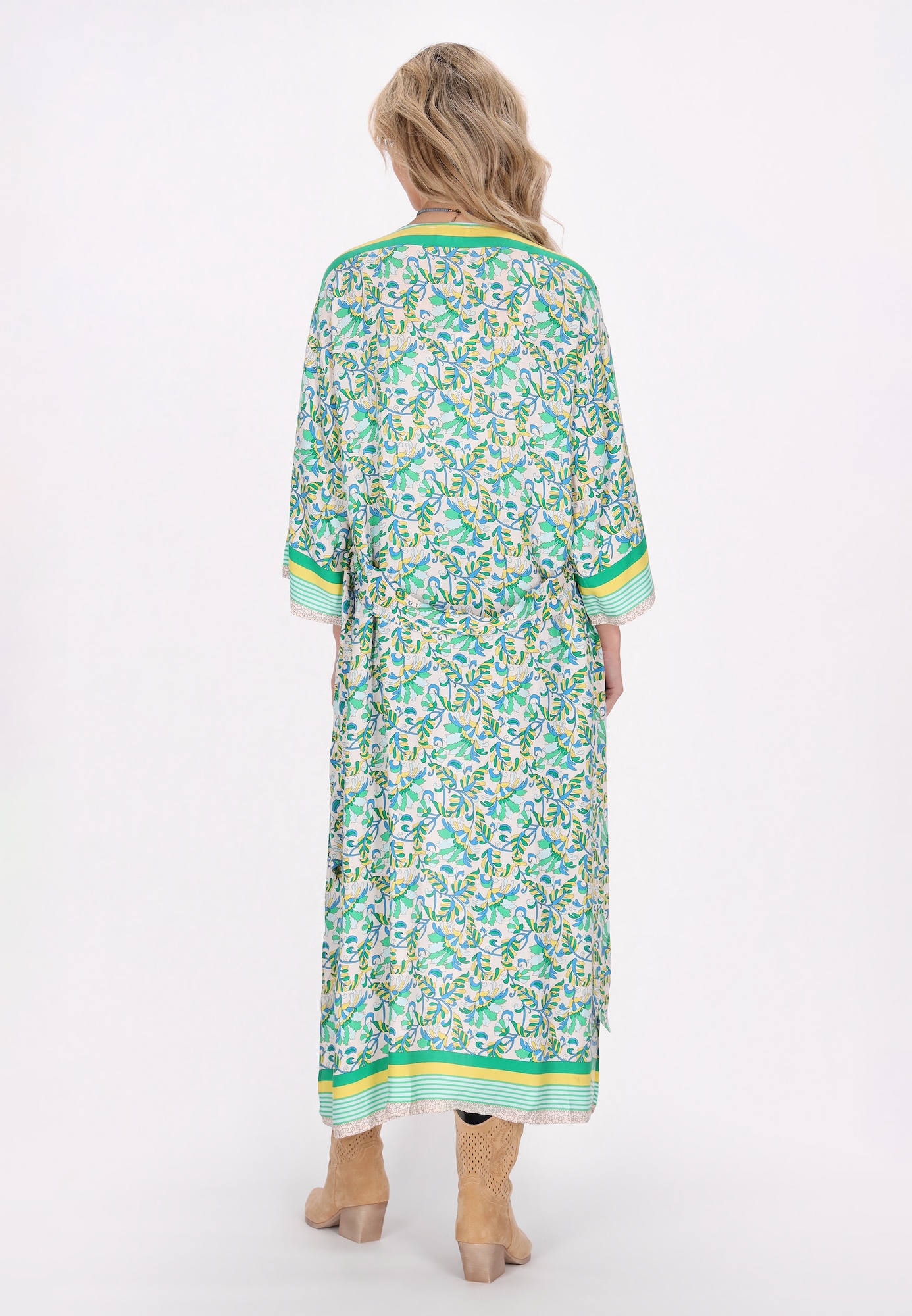 Thumbnail - usha FESTIVAL Kimono Fashion Look