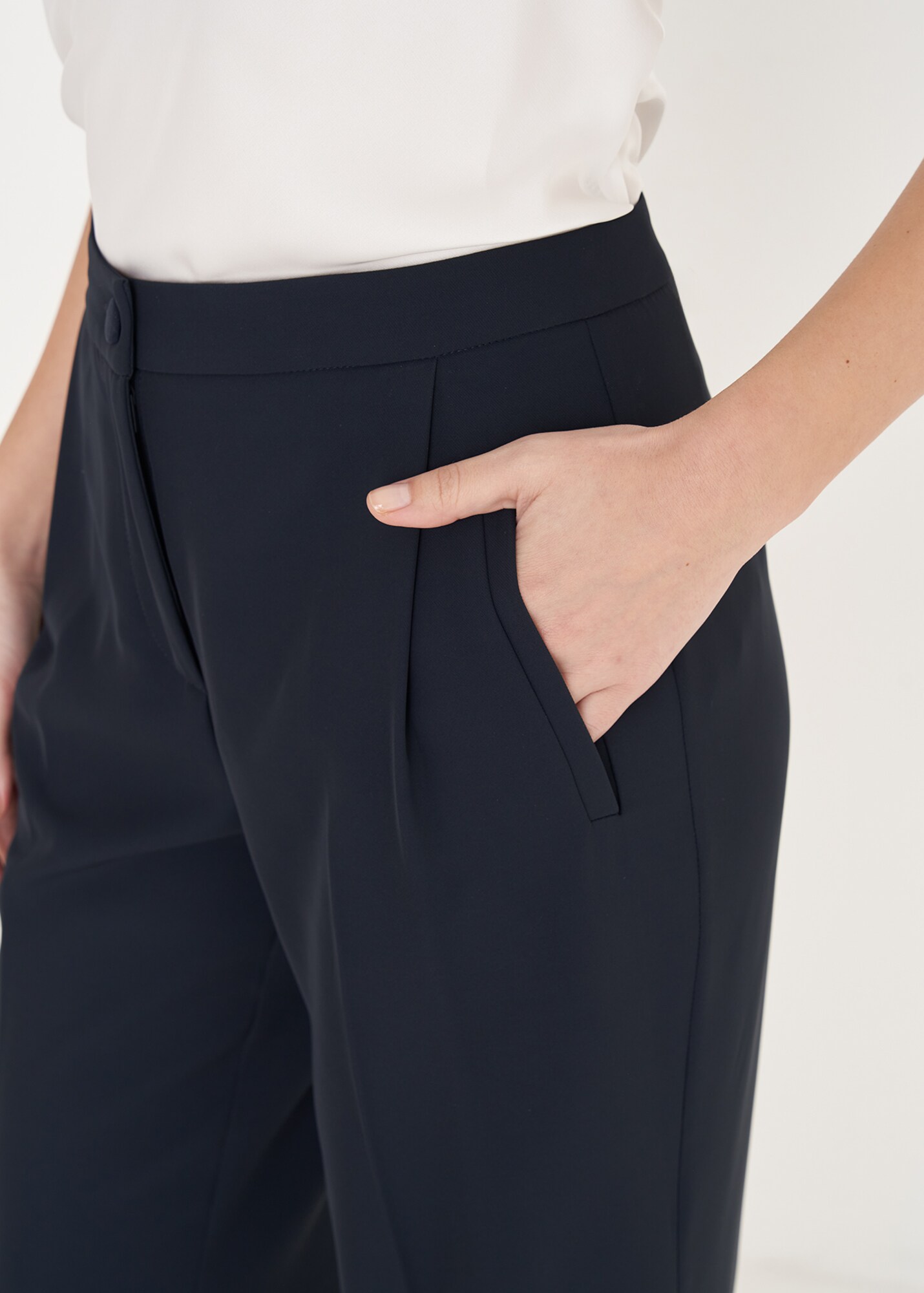 Thumbnail - Camomilla Italia Bügeltfaltenhose Gigi