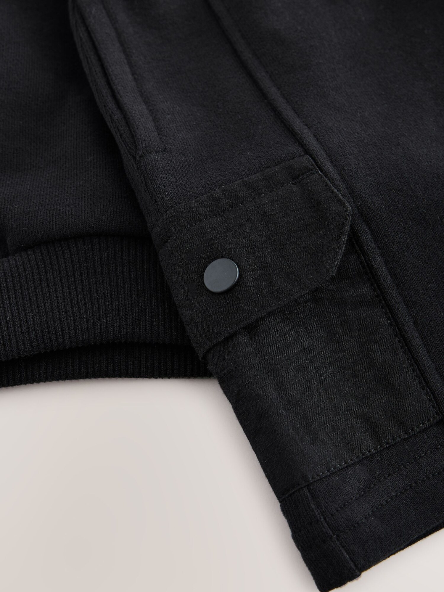 Thumbnail - Next Set: Sweatshirt und Shorts