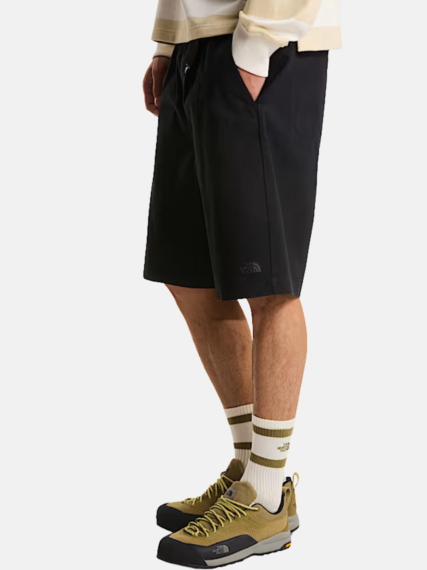 THE NORTH FACE Pantalón 'THE NORTH FACE M BAGGY BETA SHORTS BERMUDA'  negro – imagen 4
