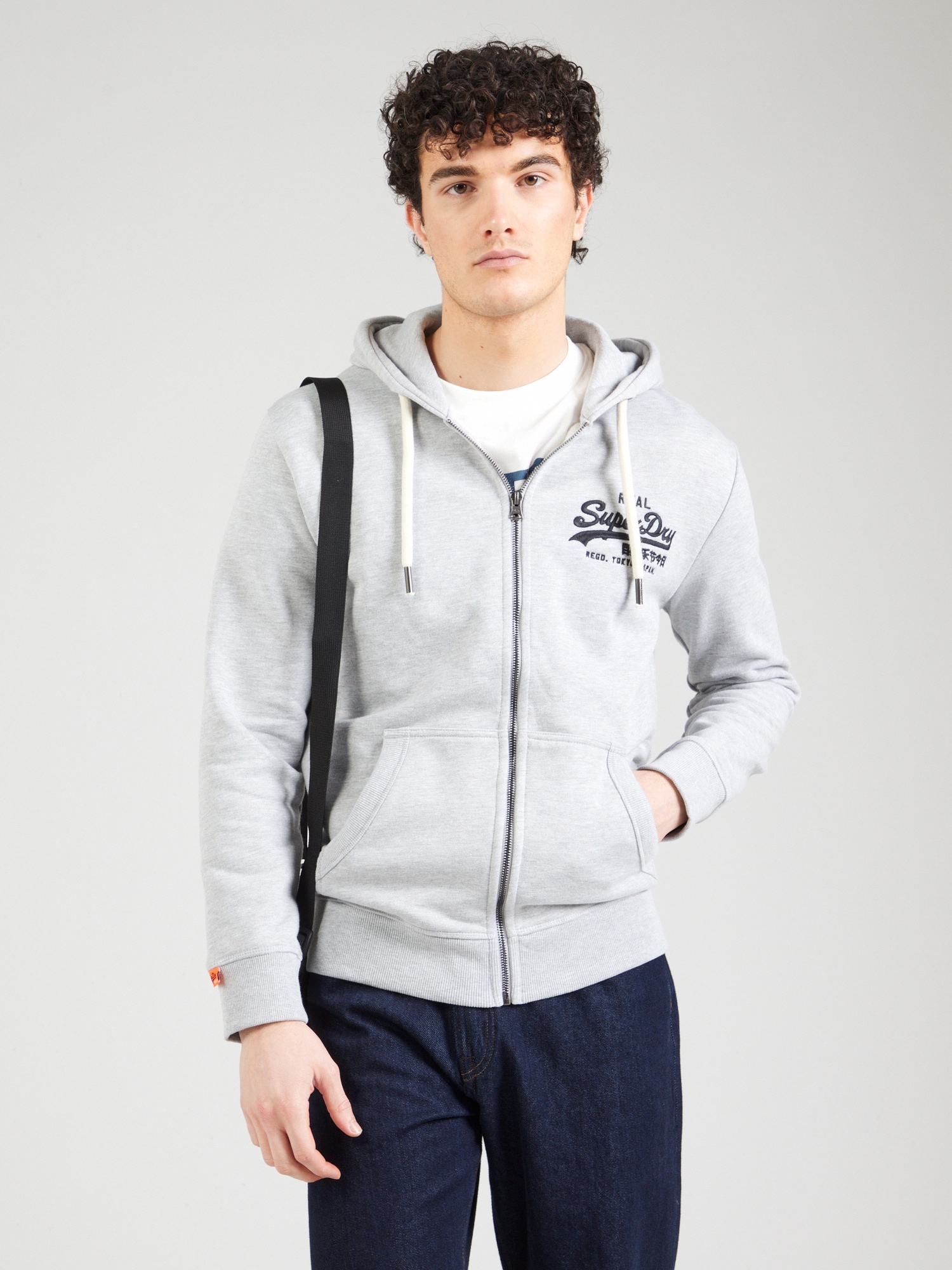 Superdry Tréning dzseki  világosszürke / fekete termék 2. képe