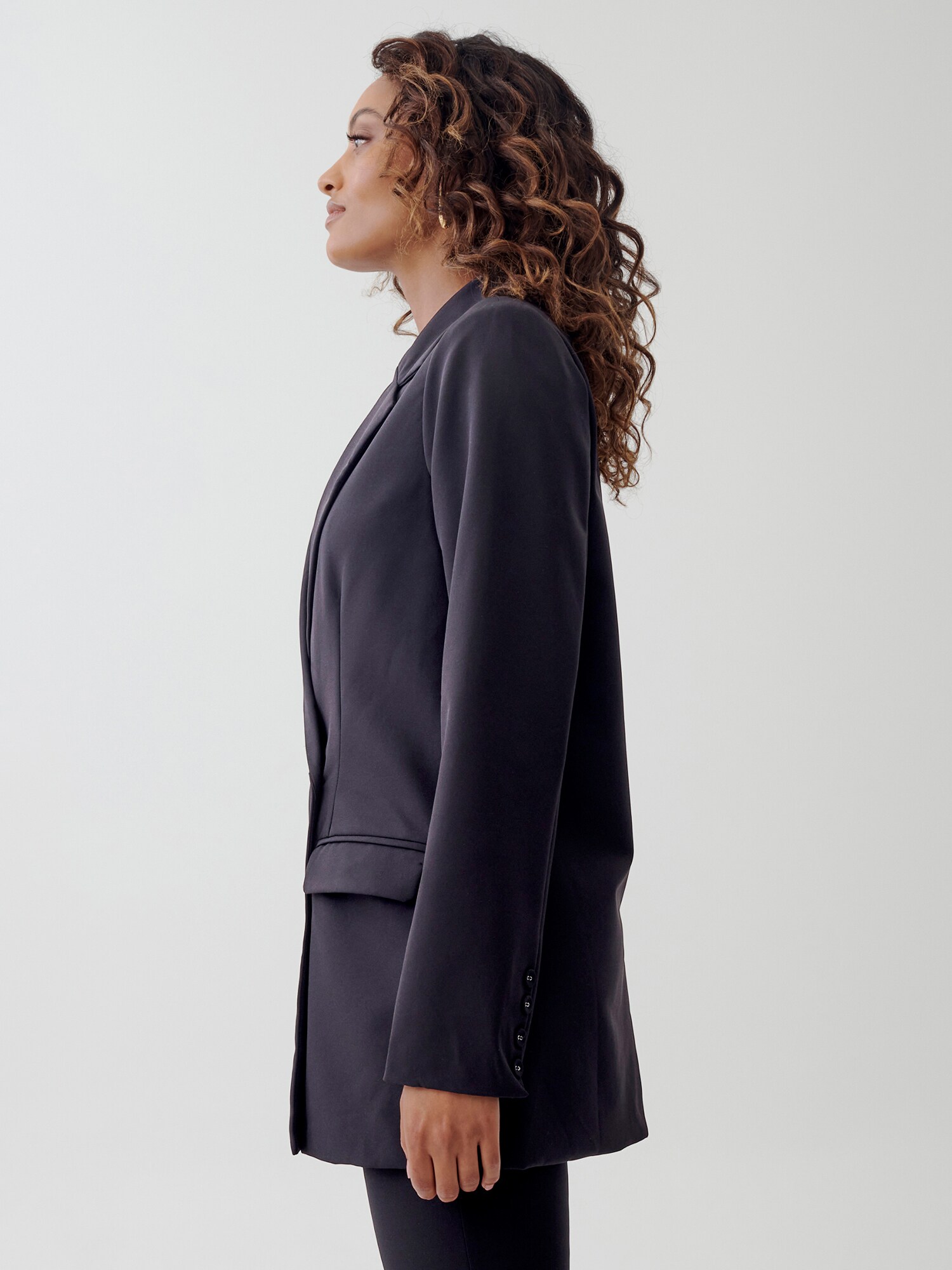 Thumbnail - Blazer