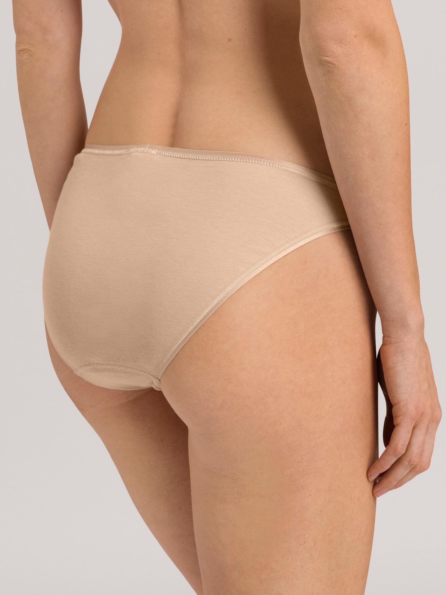 Thumbnail - Hanro Mini Slip Cotton Seamless