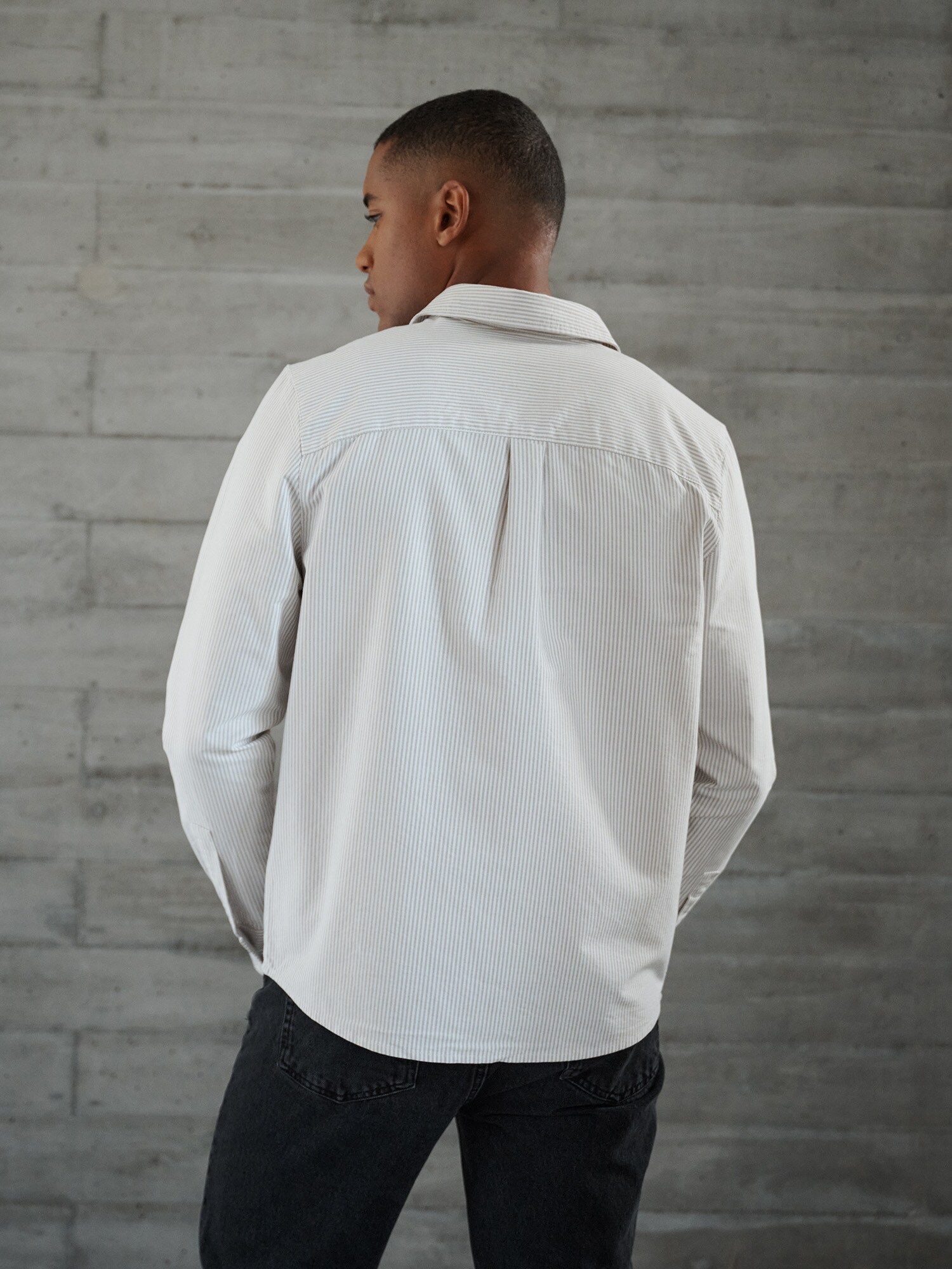 DAN FOX APPAREL Ing 'Essential'  ekrü / fehér termék 2. képe