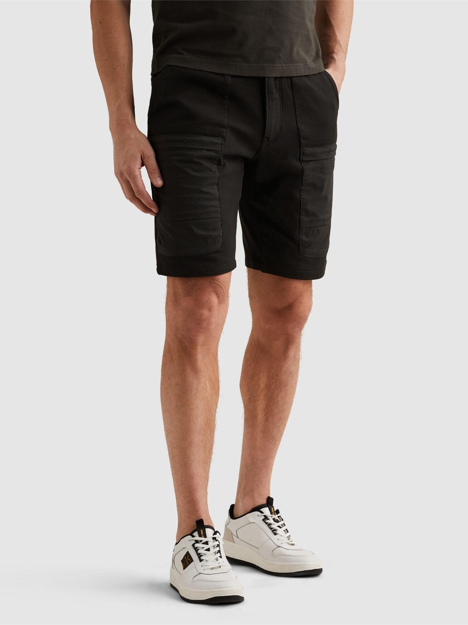 Byxa 'Yetliner relaxed fit shorts'
