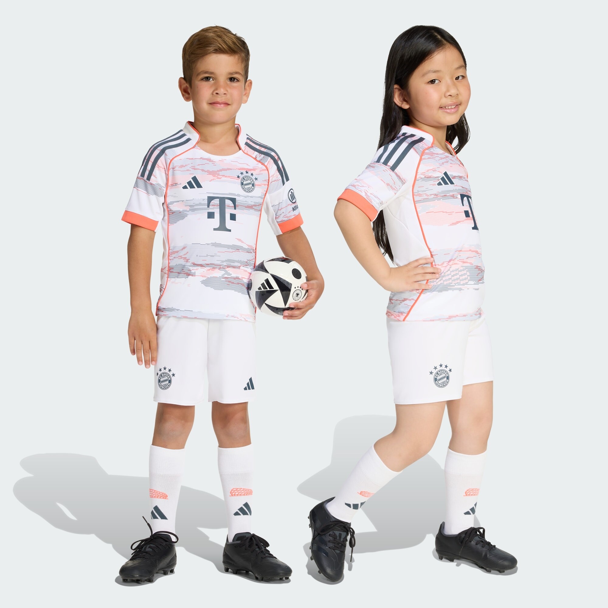 Thumbnail - Trainingsanzug 'FC Bayern München 2025/2026'