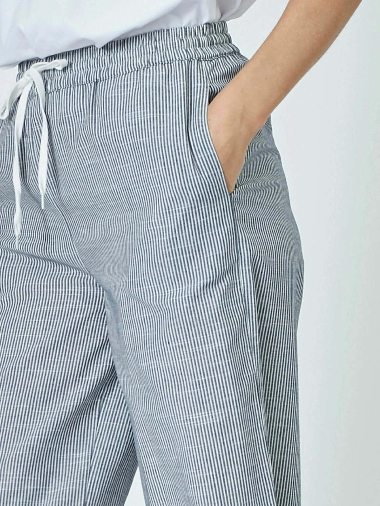 Thumbnail - cocouture Hose Crisp