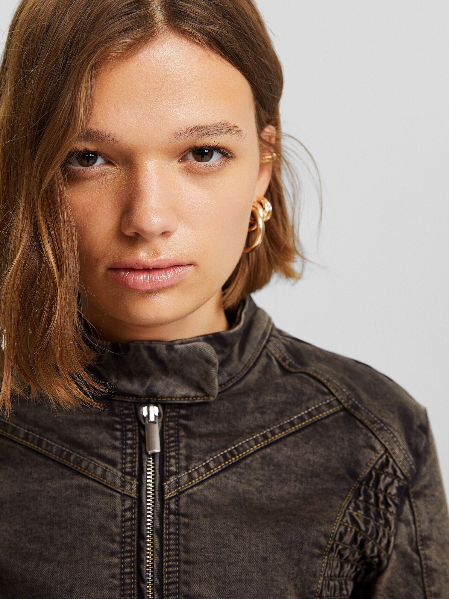 Bershka Prechodná bunda mokka (obrázok 5)