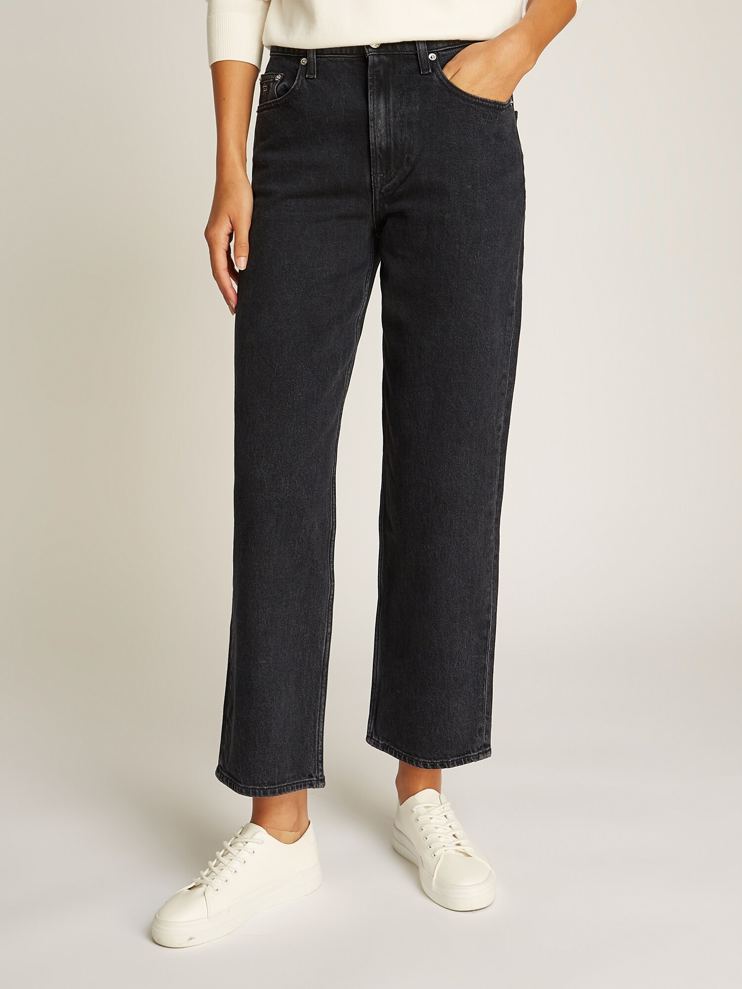 Tommy Jeans Farmer 'LAYLA'  fekete termék 2. képe