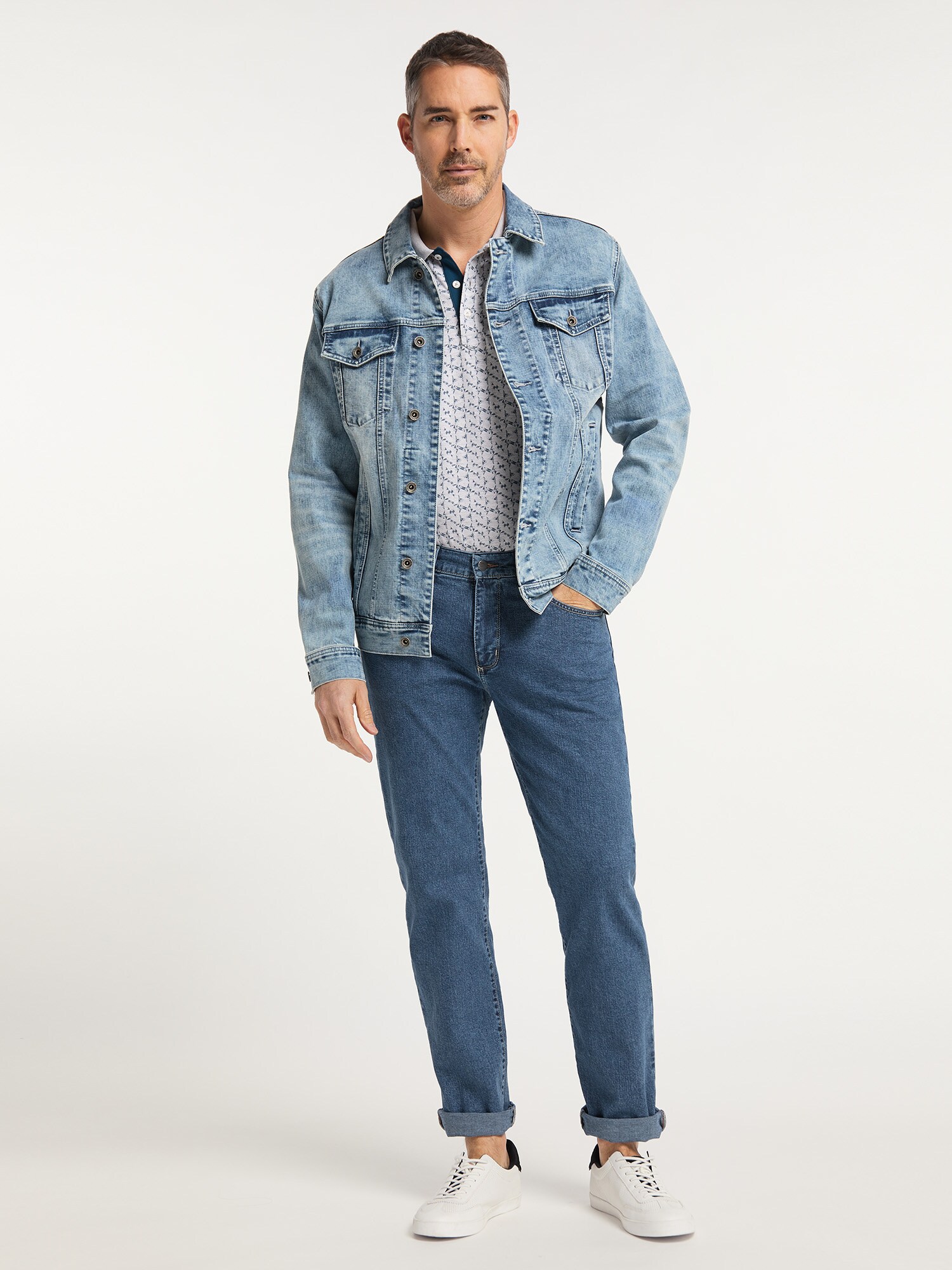 Tussenjas Pioneer