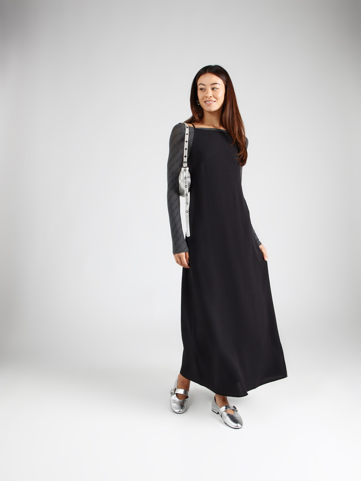 VERO MODA Ruha 'VMMATHILDA ALVA'  fekete termék 2. képe