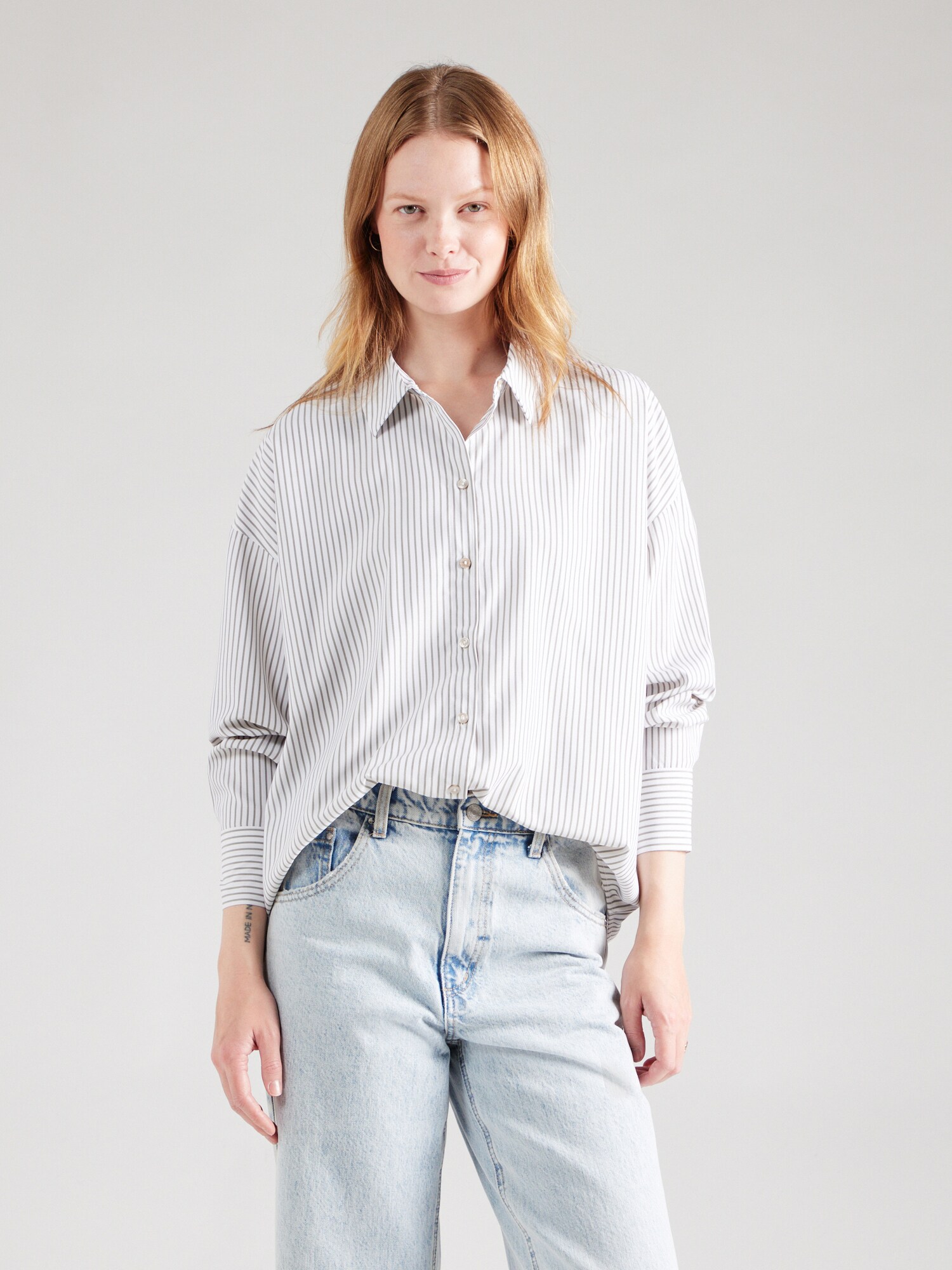 VERO MODA Blúz 'VMNORA'  szürke / fehér termék 2. képe